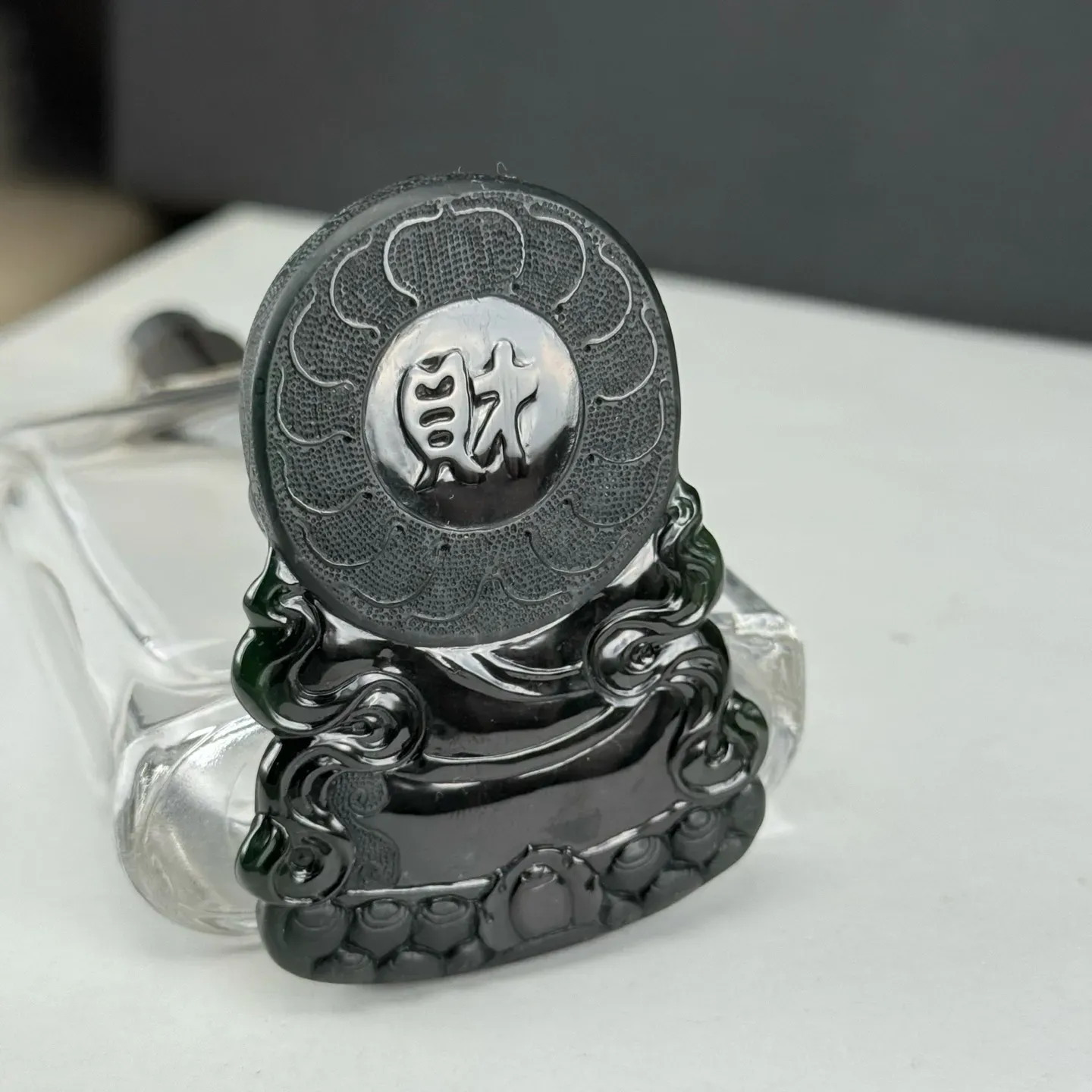 精品墨翠黄财神 种好色正 黑度极好 打灯通透 油性十足