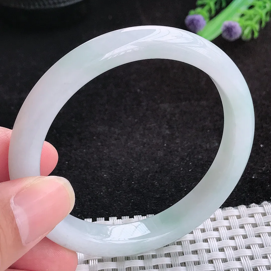 自然光56.5/10/8老坑秀气冰润起胶手镯天然翡翠玉镯女款