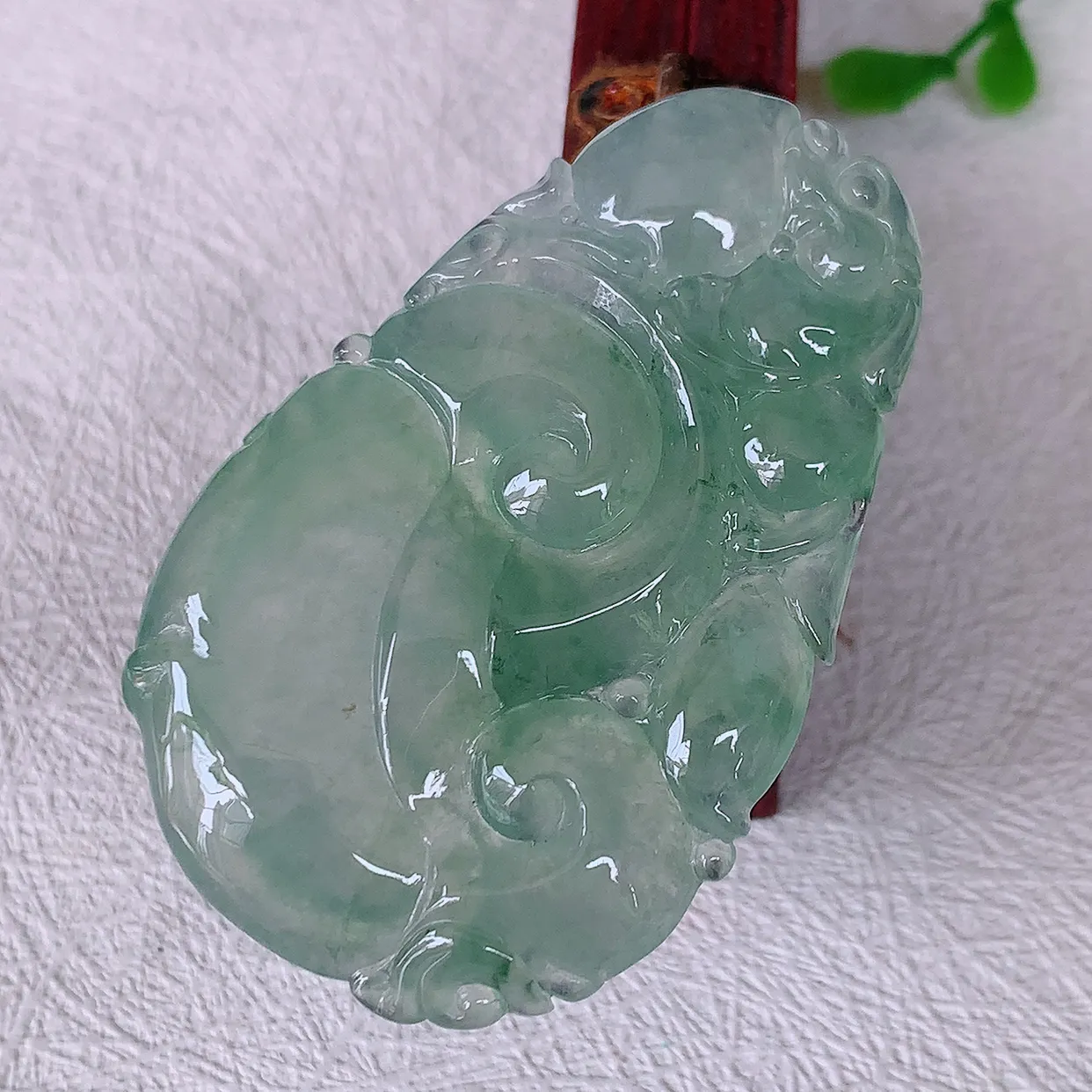 自然光实拍，冰种如意吊坠，翡翠如意，上身效果非常美，饱满大气，工艺美，万事如意，如意一生 #01.26