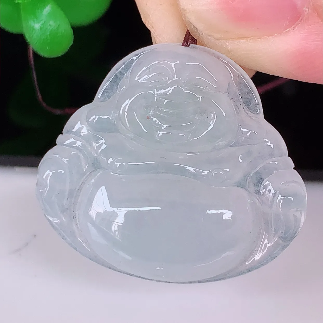 自然光实拍，冰种佛公翡翠吊坠，饱满， 佛公亦保平安，寓意有福（佛公）相伴，品相佳，配戴优雅迷人！#5