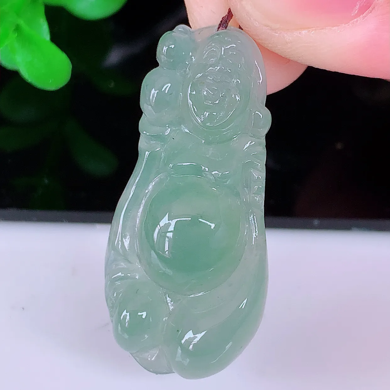 自然光实拍，冰胶逍遥布袋佛翡翠吊坠，代代有钱，水足丰盈，盈满欢喜，配戴送礼佳品！#41.26
