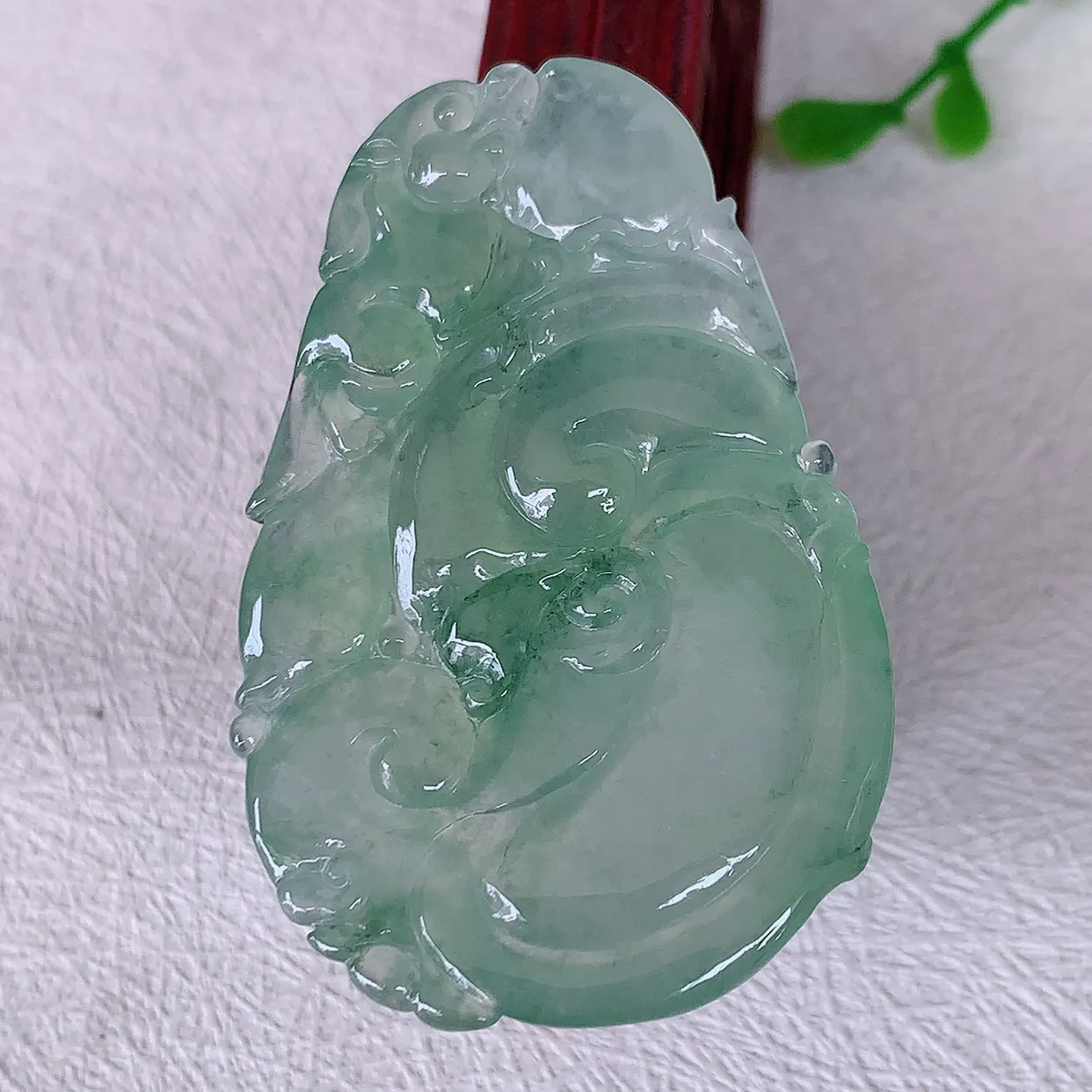 自然光实拍，冰种如意吊坠，翡翠如意，上身效果非常美，饱满大气，工艺美，万事如意，如意一生 #01.26