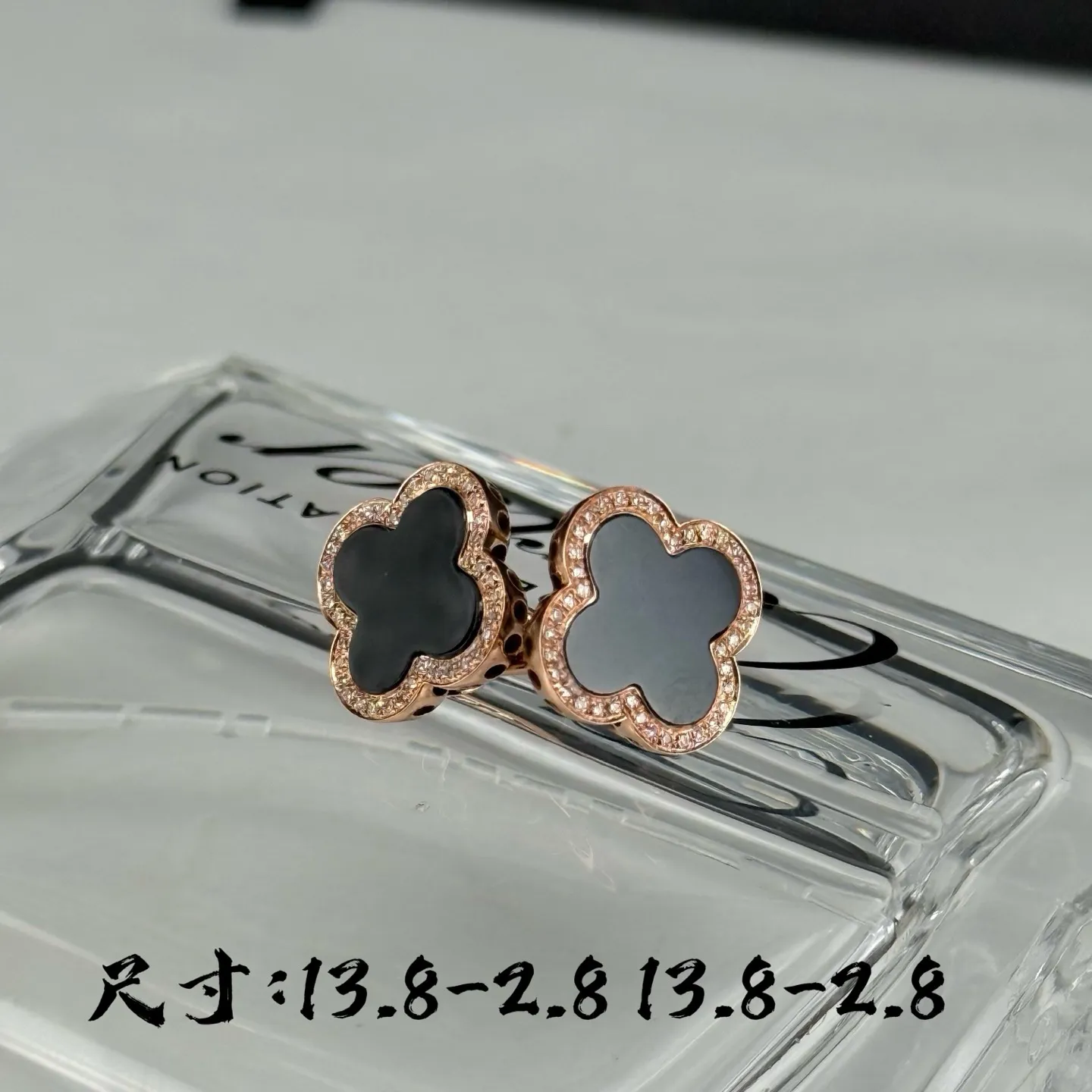精品墨翠豪镶四叶草大耳包 种好色正 黑度极好 打灯通透 油性十足
