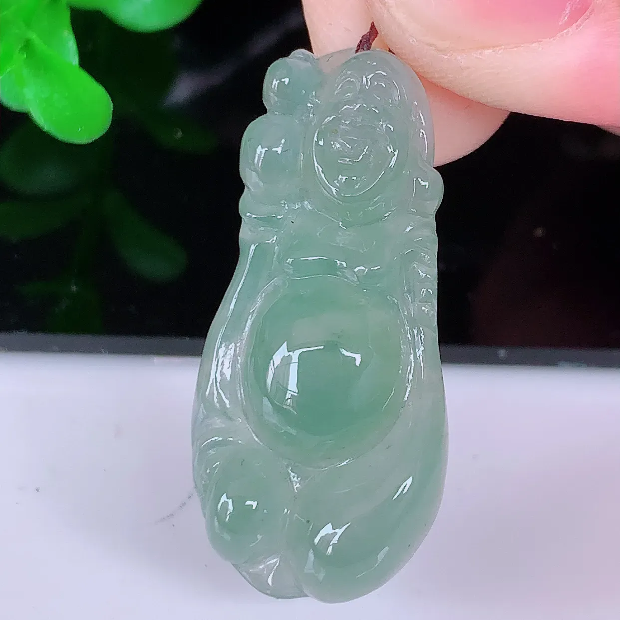 自然光实拍，冰胶逍遥布袋佛翡翠吊坠，代代有钱，水足丰盈，盈满欢喜，配戴送礼佳品！#41.26