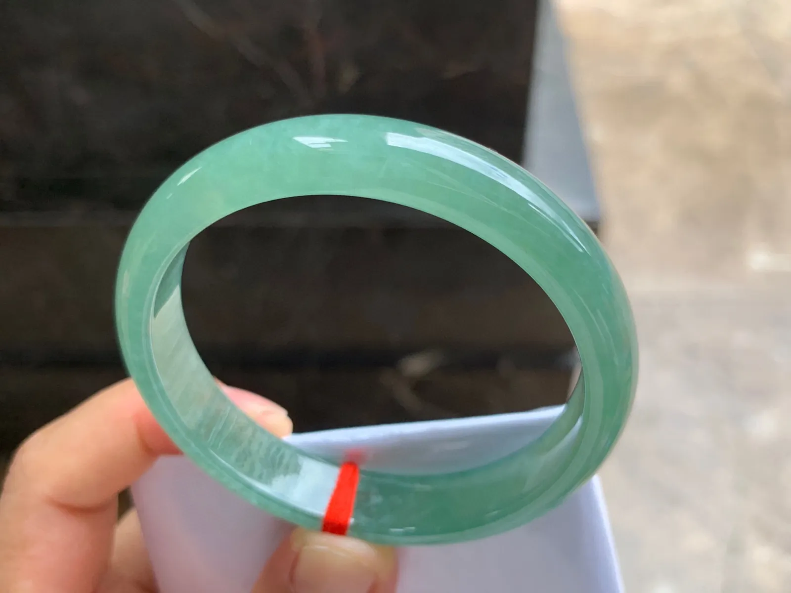 55.5-11.5-6.5mm
冰种晴绿手镯 颜色漂亮