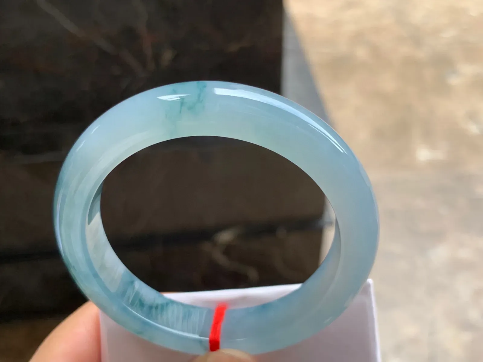 56-12-9mm
冰种飘花手镯 水润光泽 花色灵动 半山半水