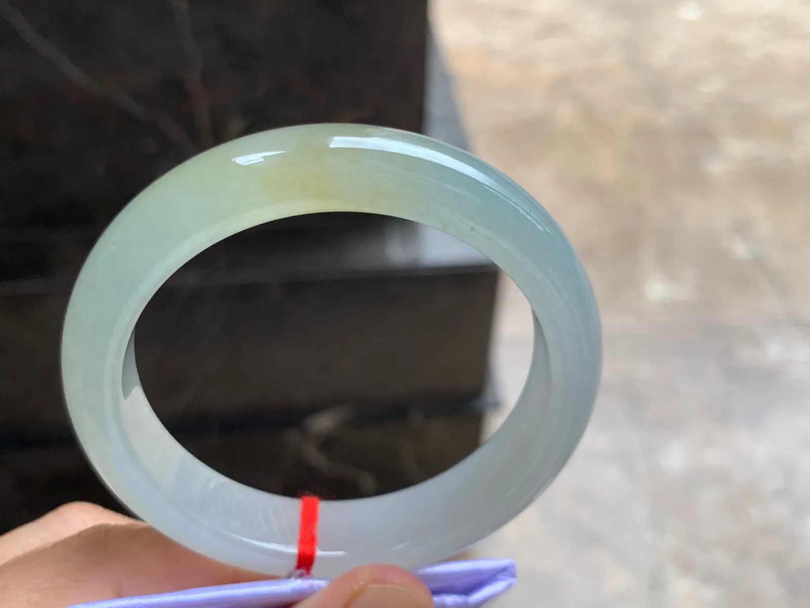 56-12.5-8mm
冰种黄翡手镯 水润光泽 颜色漂亮