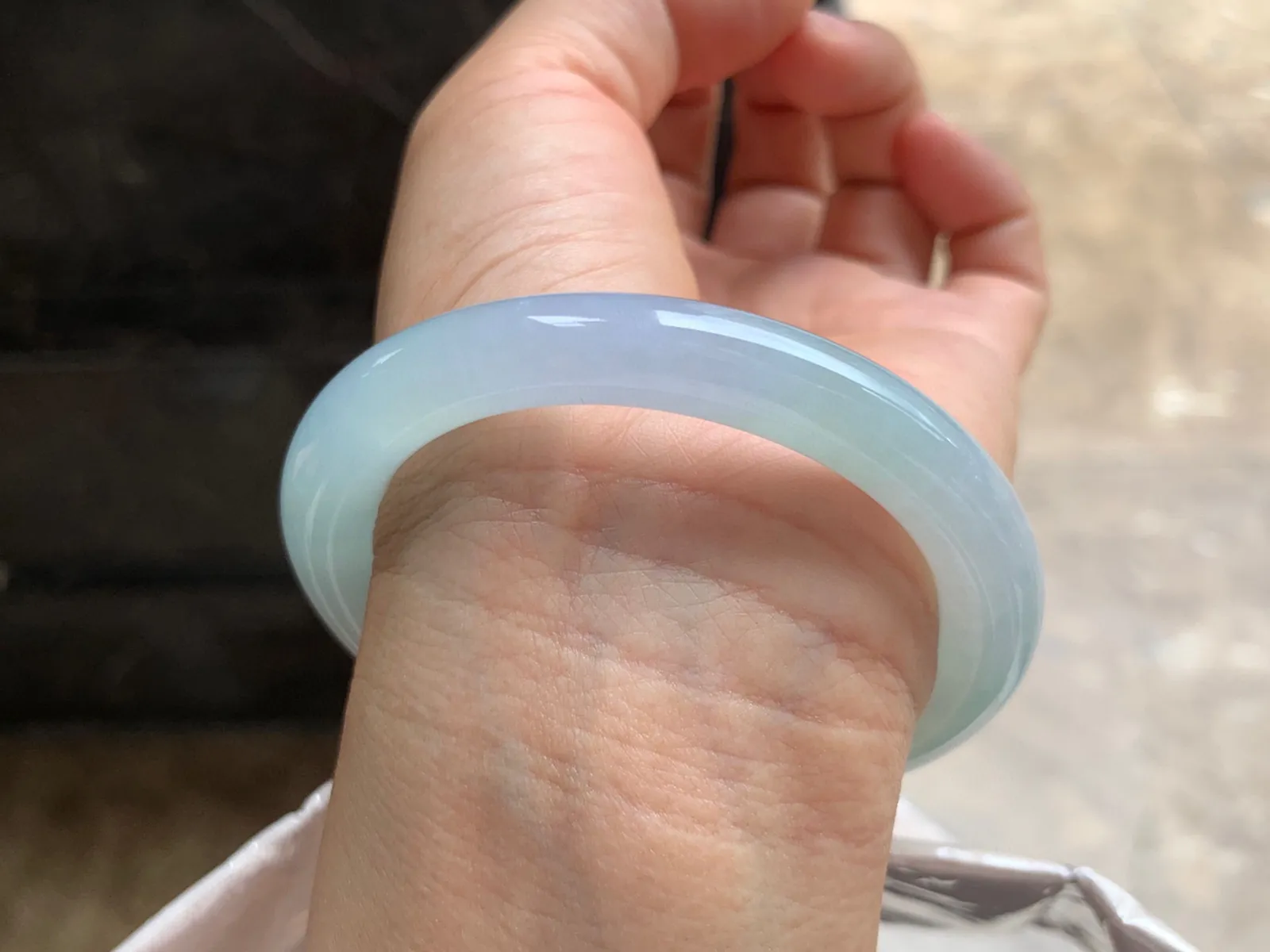 54.5-9.5mm
冰种淡春彩圆条手镯 温润细腻 清新淡雅 上手灵动秀美