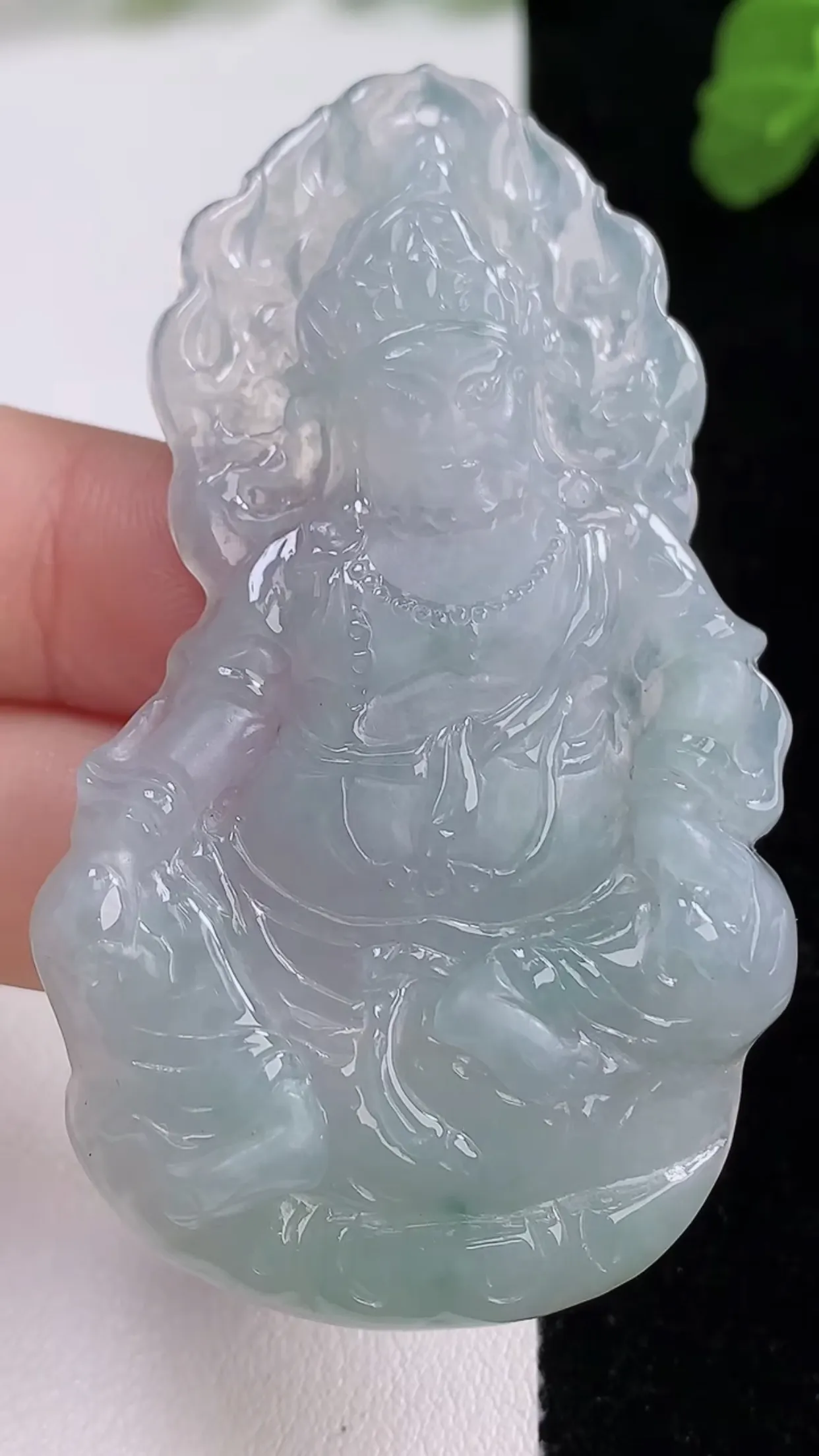 缅甸天然翡翠a货 老坑料起胶冰润 飘花财神吊坠，尺寸63.6-38.5-6mm y 23.53