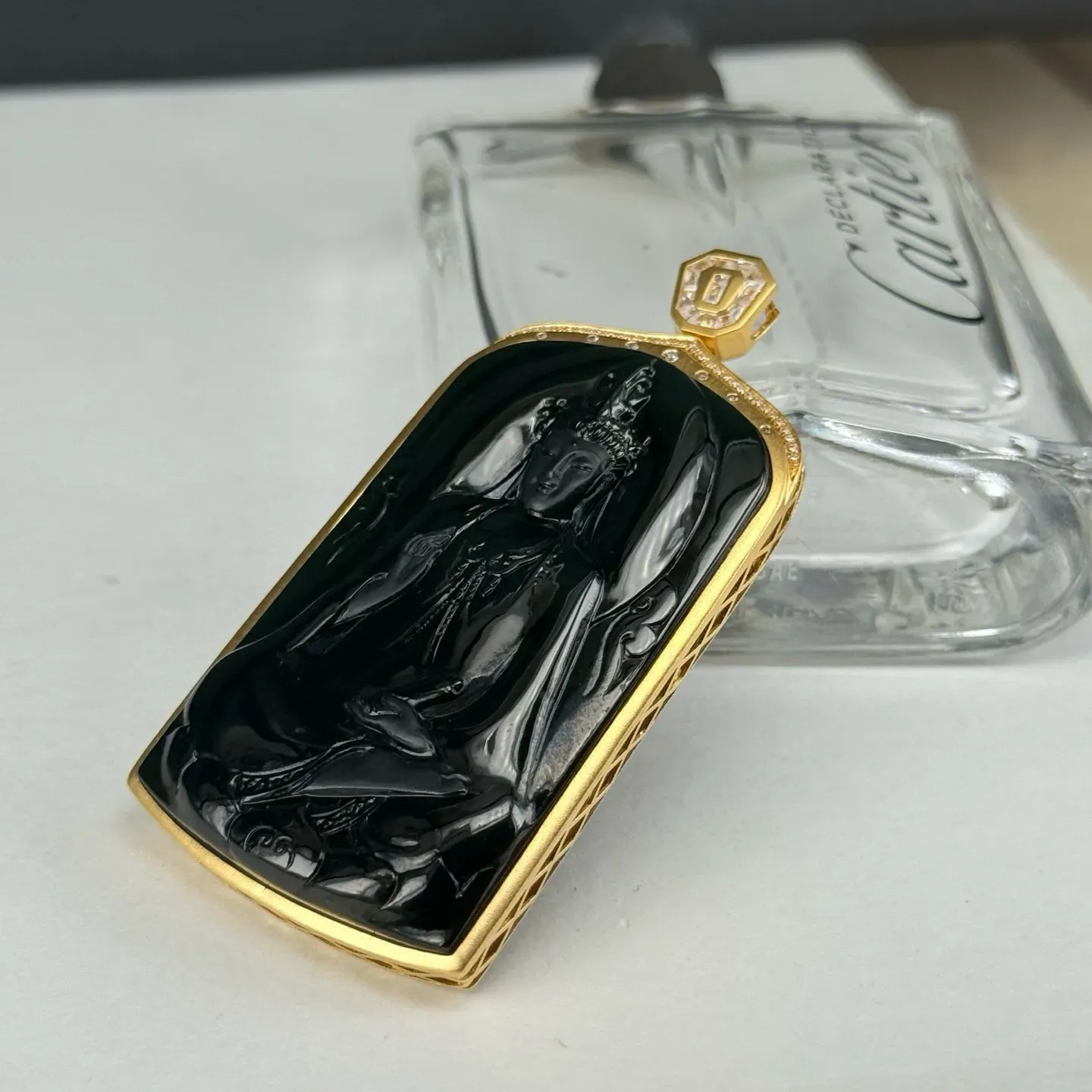 精品18k墨翠素衣观音 种好色正 黑度极好 打灯通透