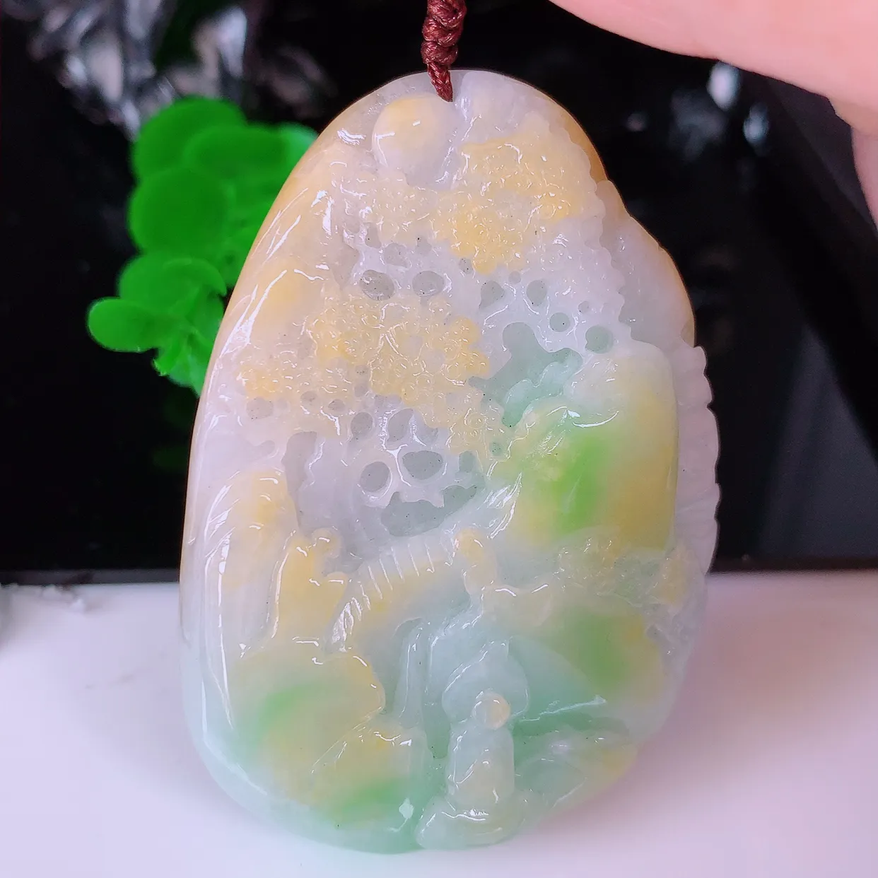 自然光实拍，冰润黄加绿翡翠山水悟道吊坠，三彩山水牌，翡翠悟道寓意“祥和，安宁，吉祥，幸福”，佩戴效果优雅迷人，性价比超高！#41.26