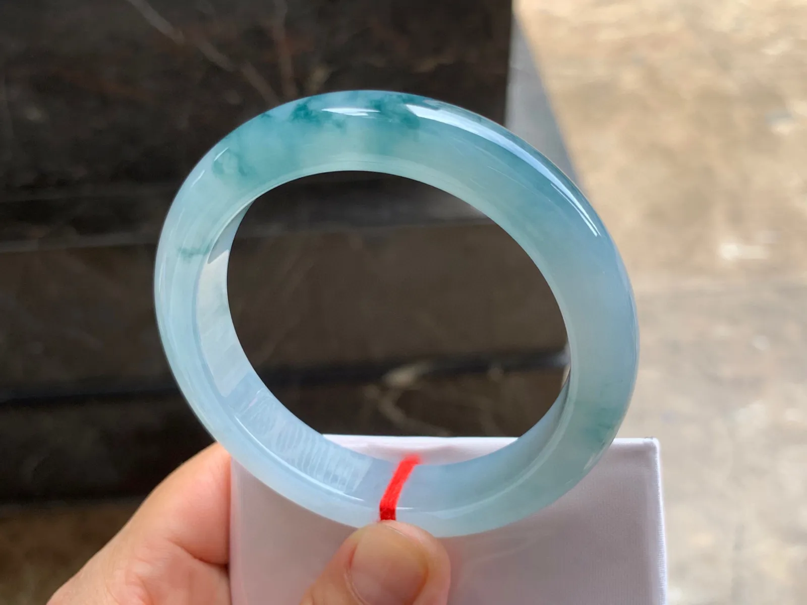 56-12-9mm
冰种飘花手镯 水润光泽 花色灵动 半山半水