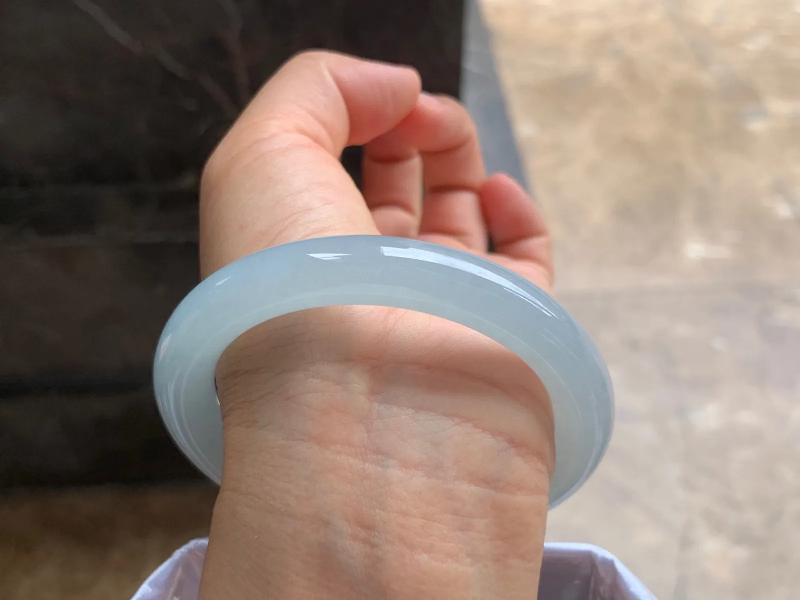 57-10mm
冰种晴水圆条手镯 水润光泽 清爽