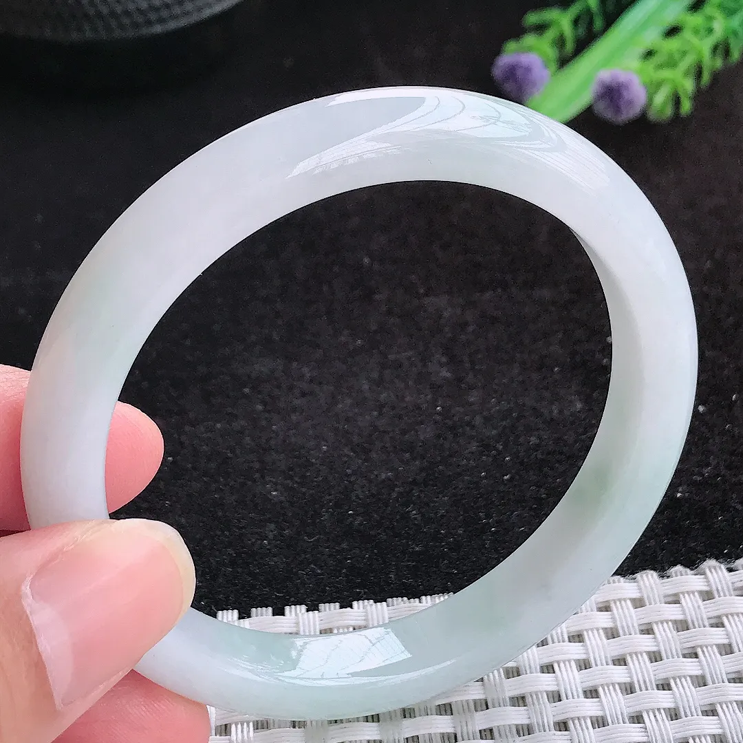 自然光56.5/10/8老坑秀气冰润起胶手镯天然翡翠玉镯女款