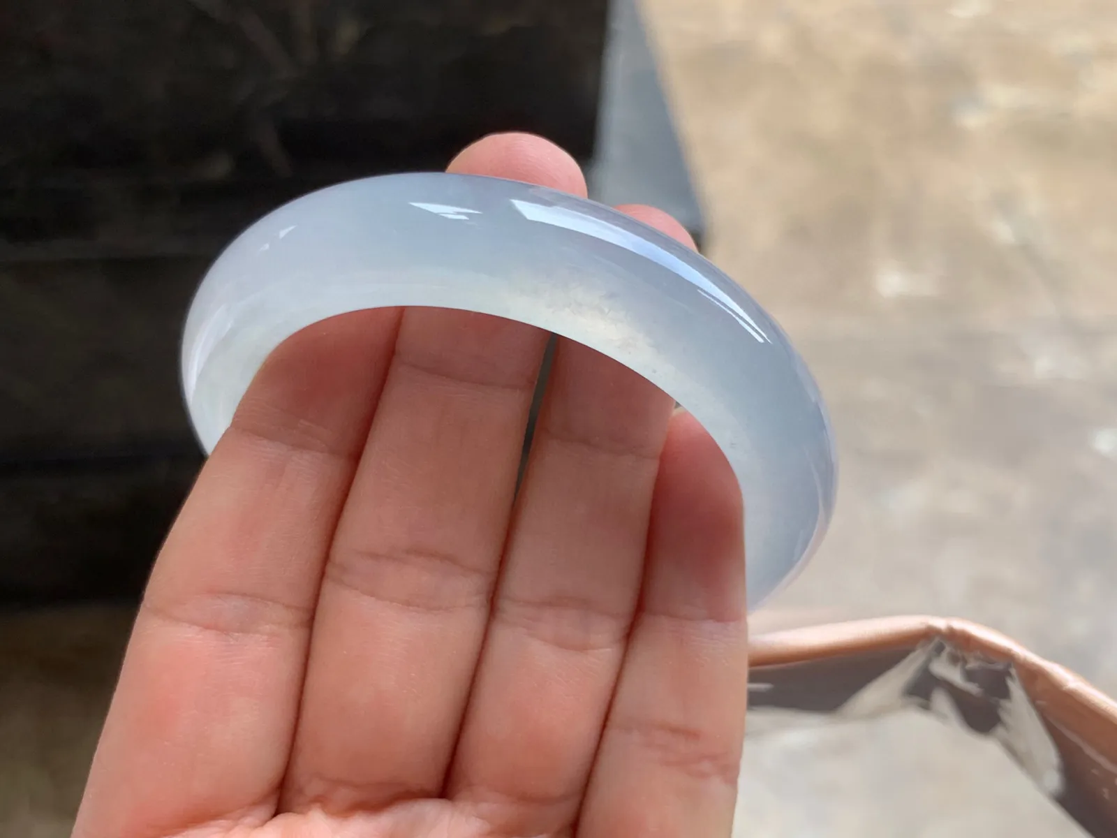 52.5-12.5-8.5mm
白冰手镯 冰透起光 纯净无暇 白月光 上手漂亮