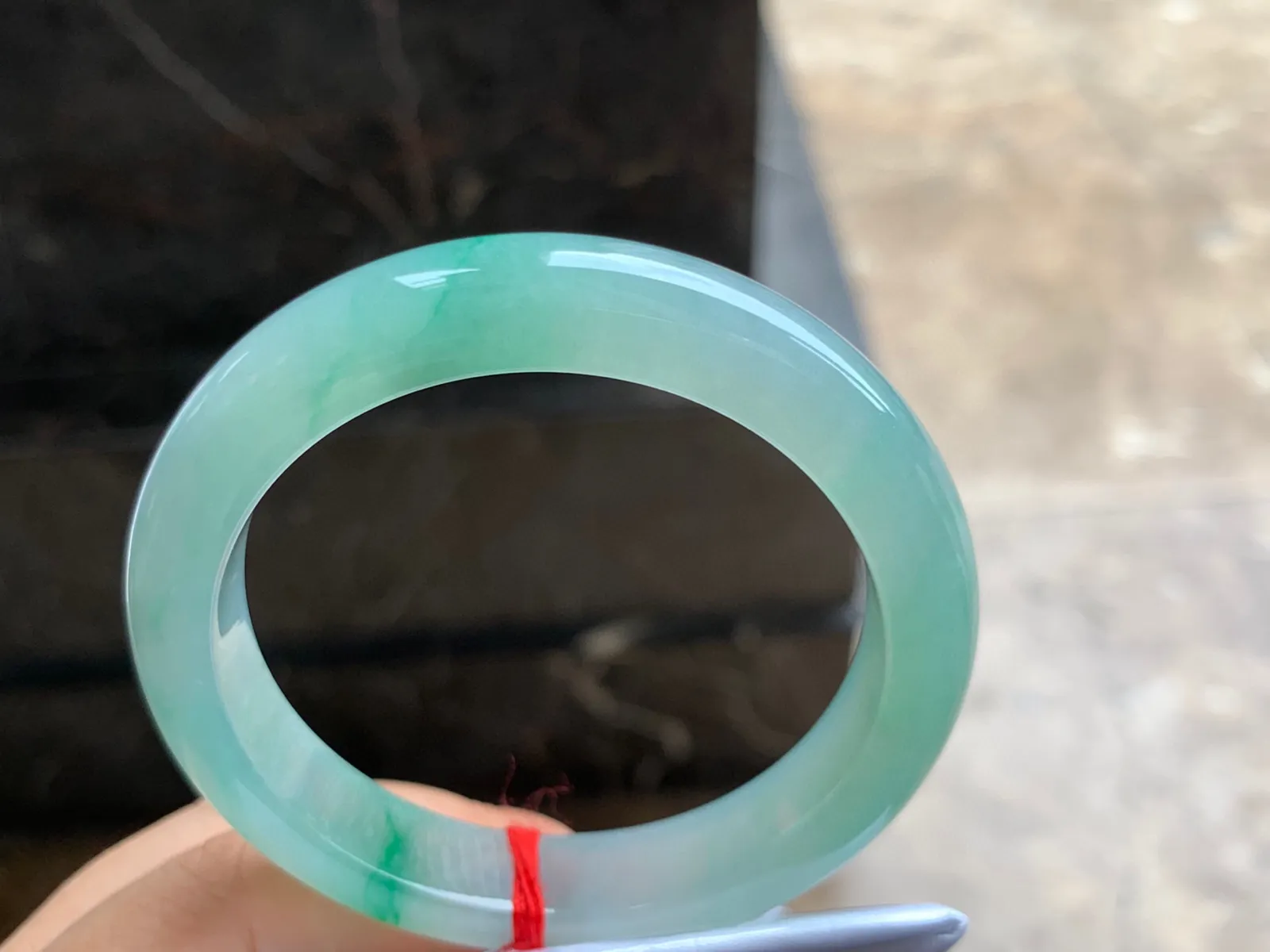 54-11.5-8.5mm
冰种金丝绿手镯 有种有色 上手漂亮