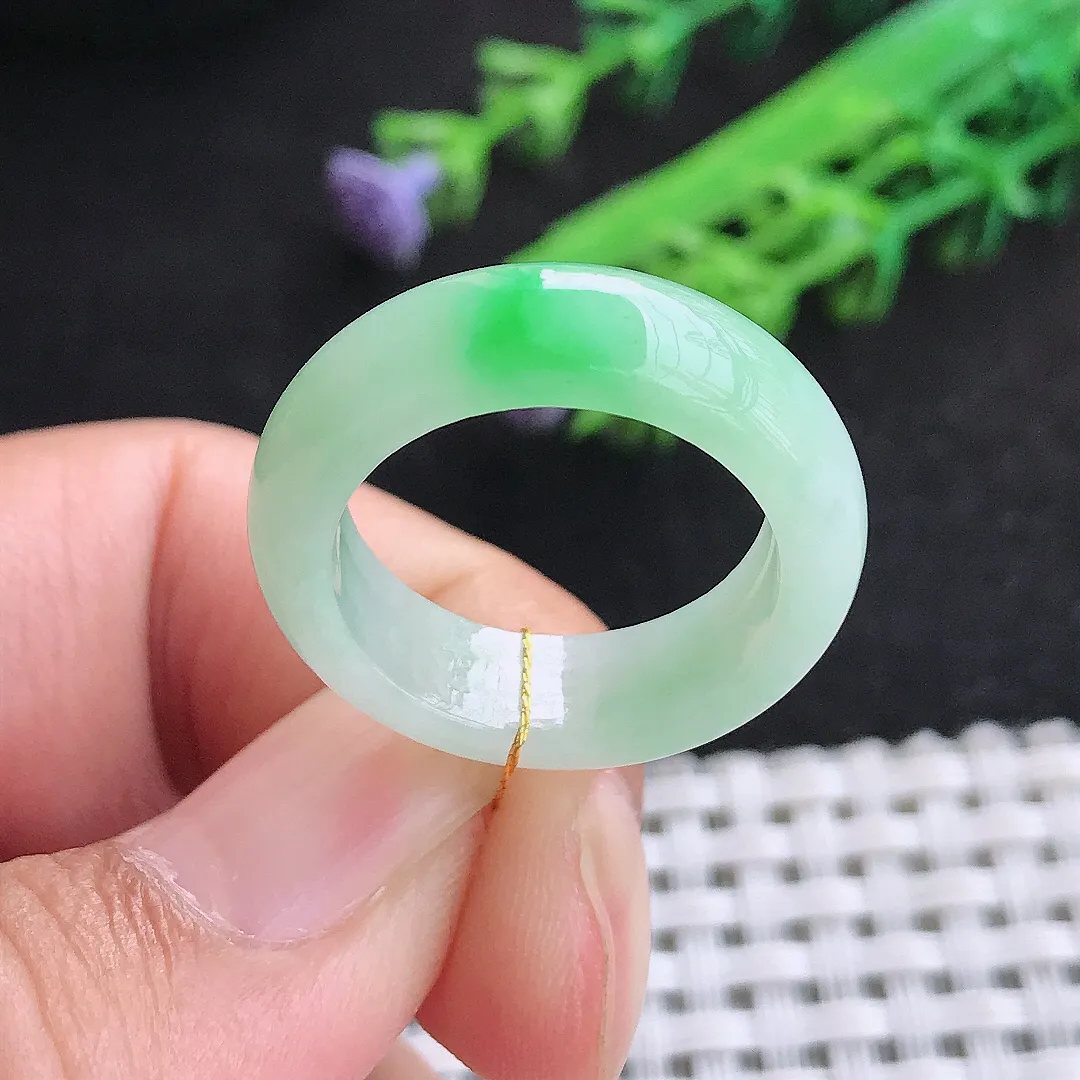 自然光18/6.6/4老坑精美冰润飘阳绿指环戒指翡翠玉石