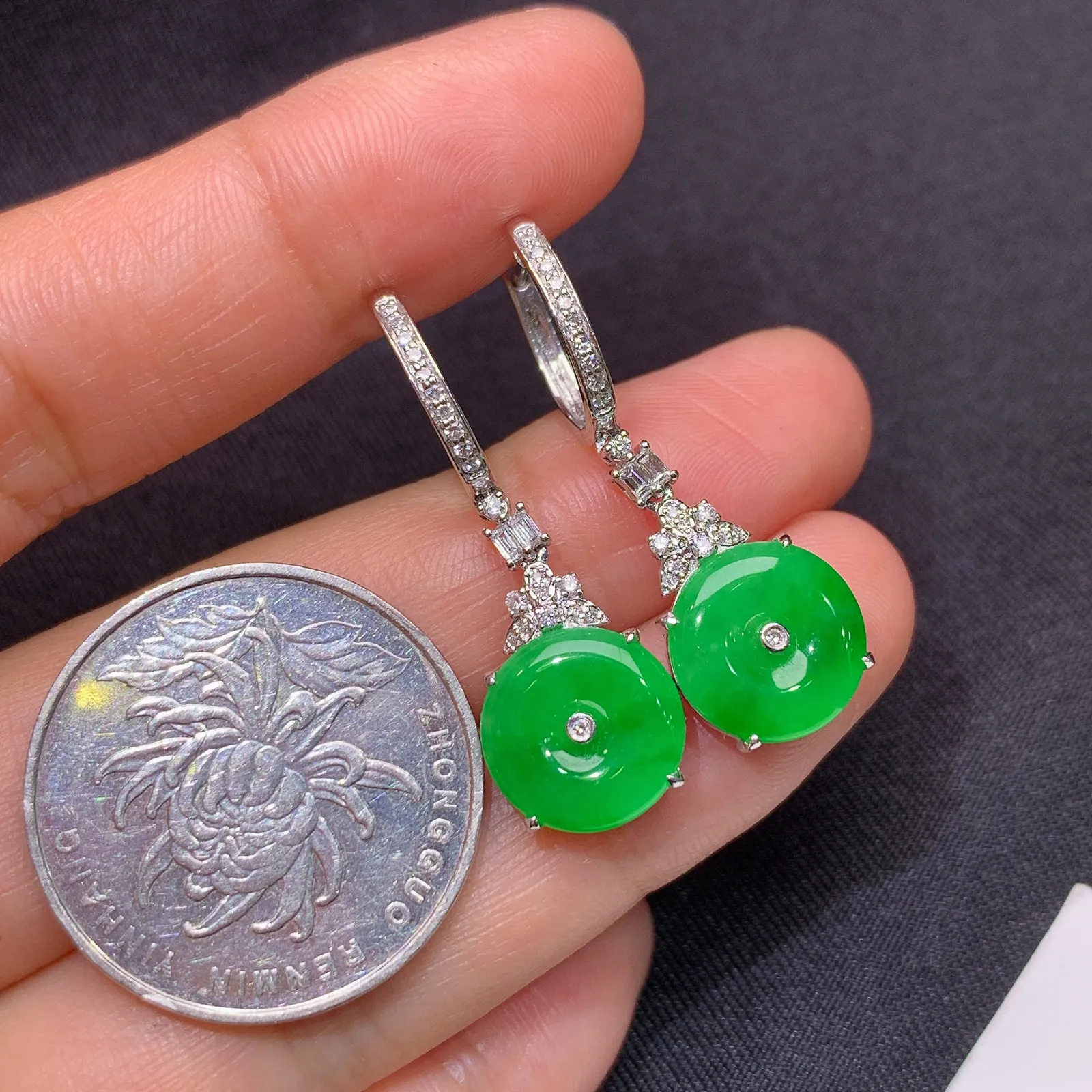 冰阳绿平安扣耳坠，18k金镶嵌，简约时尚，冰润色阳，种水足，Zhe 裸石10.6*2