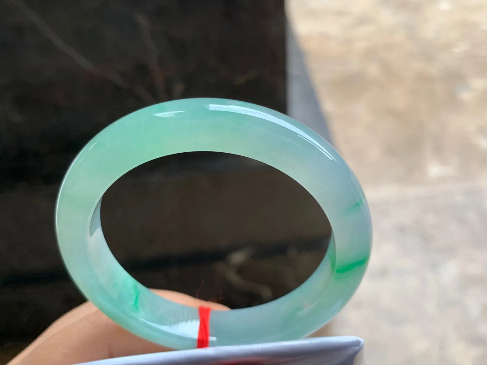 54-11.5-8.5mm
冰种金丝绿手镯 有种有色 上手漂亮
