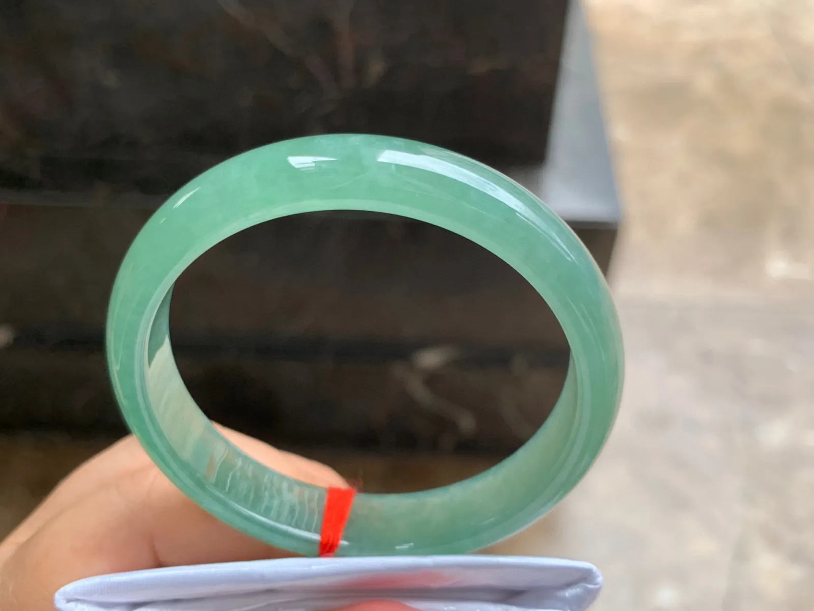 55.5-11.5-6.5mm
冰种晴绿手镯 颜色漂亮