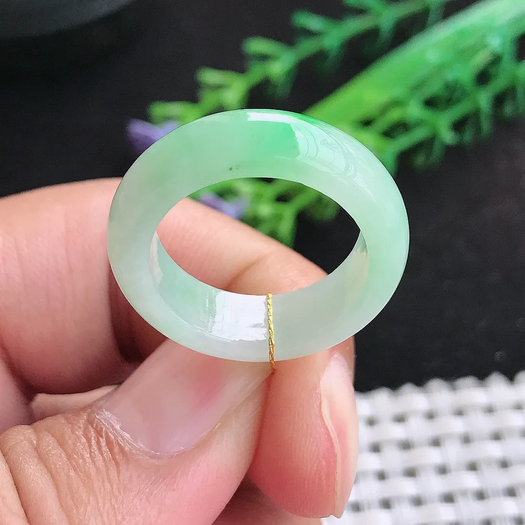 自然光18/6.6/4老坑精美冰润飘阳绿指环戒指翡翠玉石