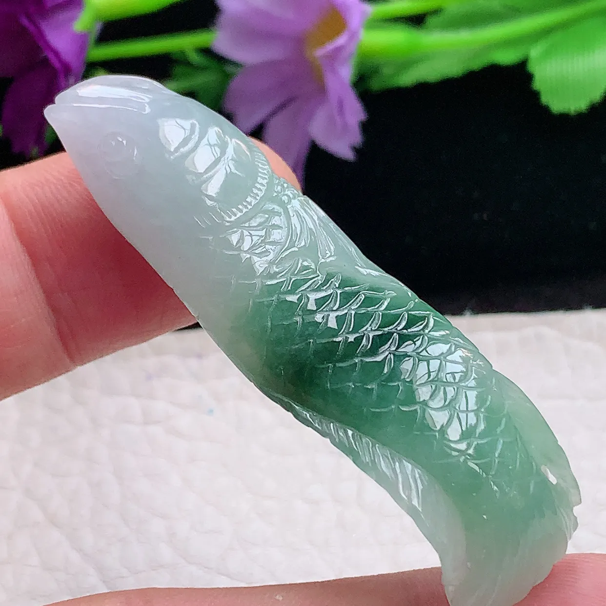 zzx实拍57.8*15.7*9缅甸翡翠精雕飘花金龙鱼玉吊坠 自由自在玉坠