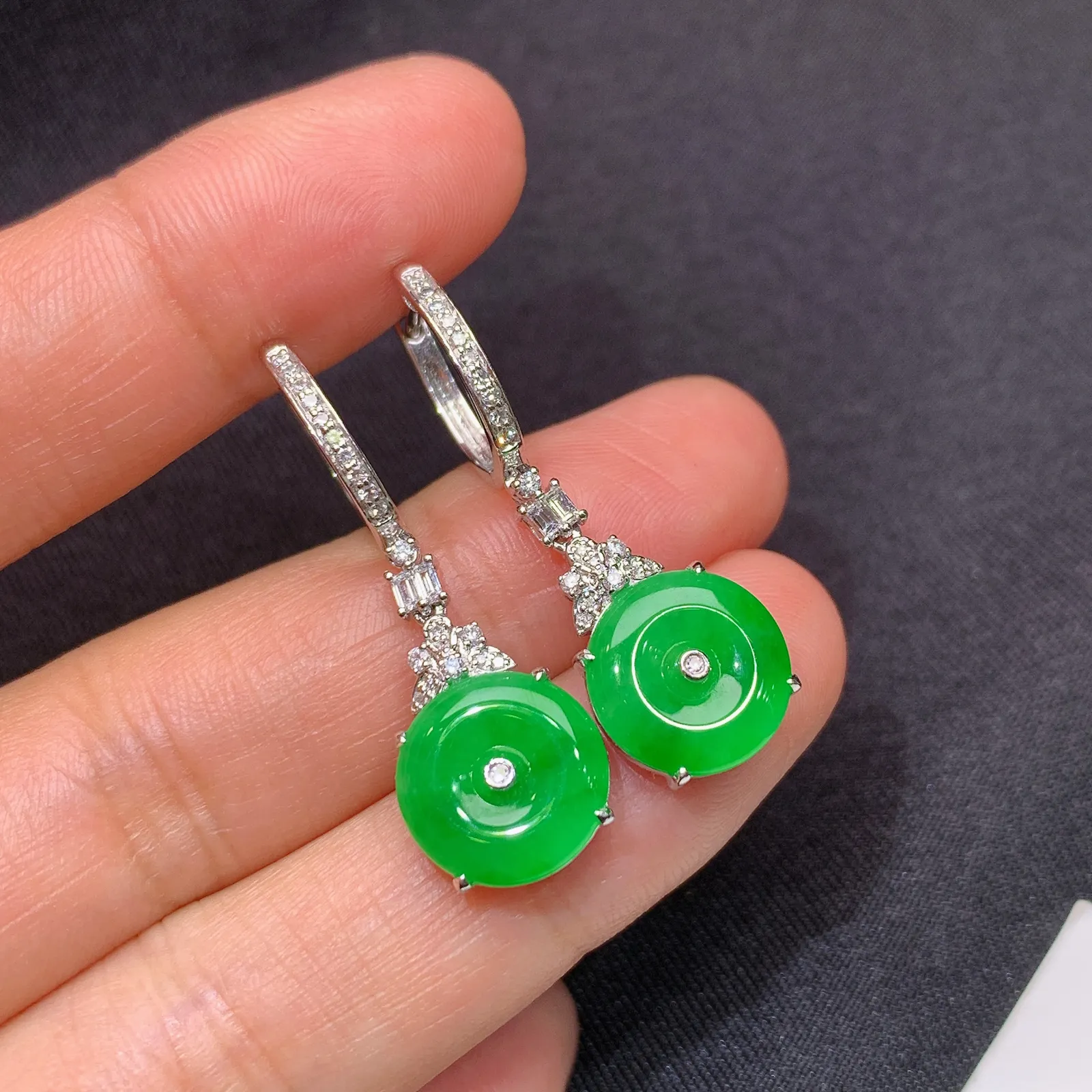 冰阳绿平安扣耳坠，18k金镶嵌，简约时尚，冰润色阳，种水足，Zhe 裸石10.6*2