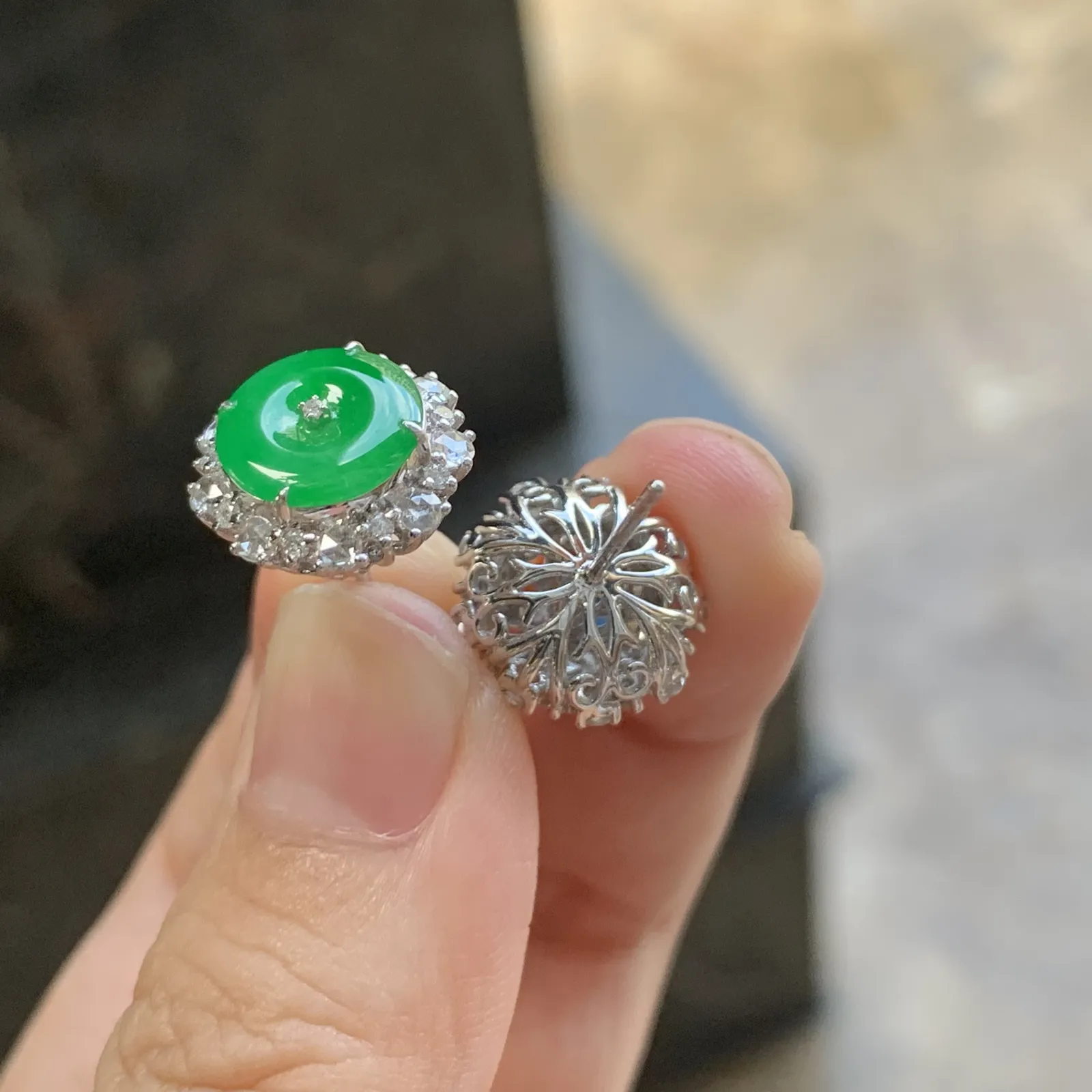 金镶钻·冰阳绿蛋面耳钉