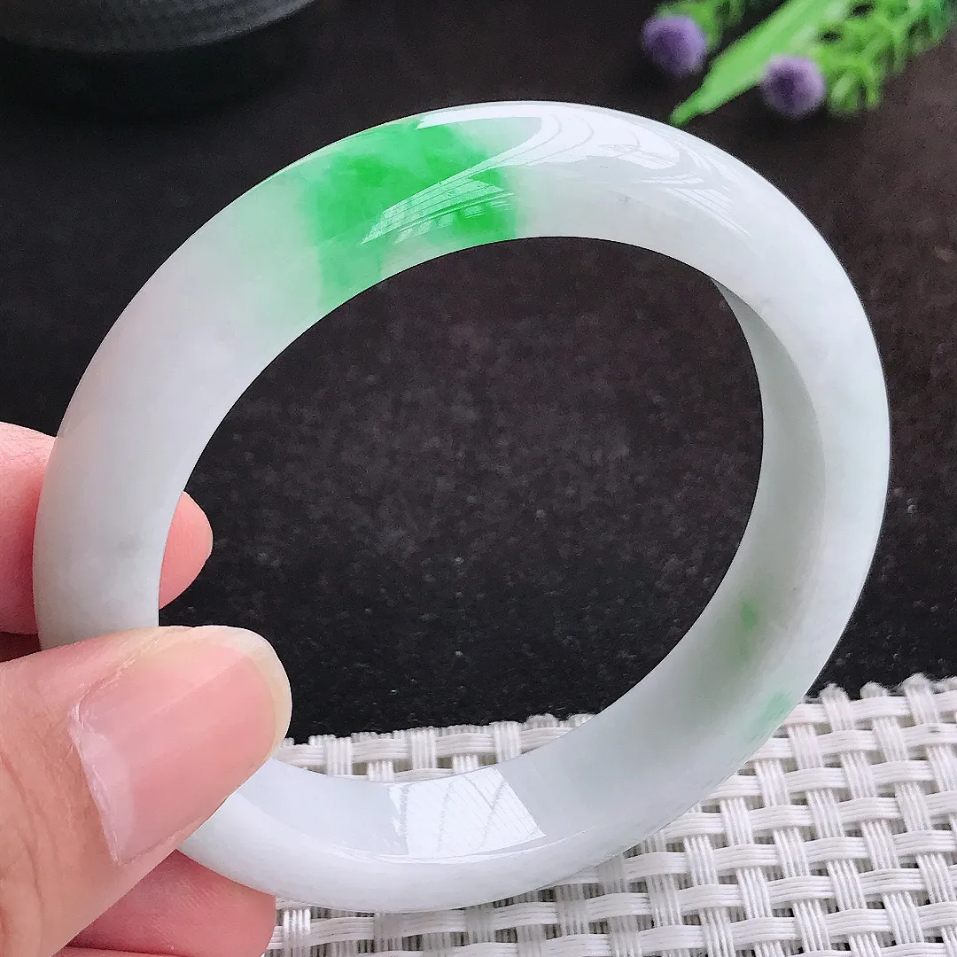 自然光56.5/12.7/8.6老坑精美问润白底青正阳绿手镯天然翡翠玉镯女款