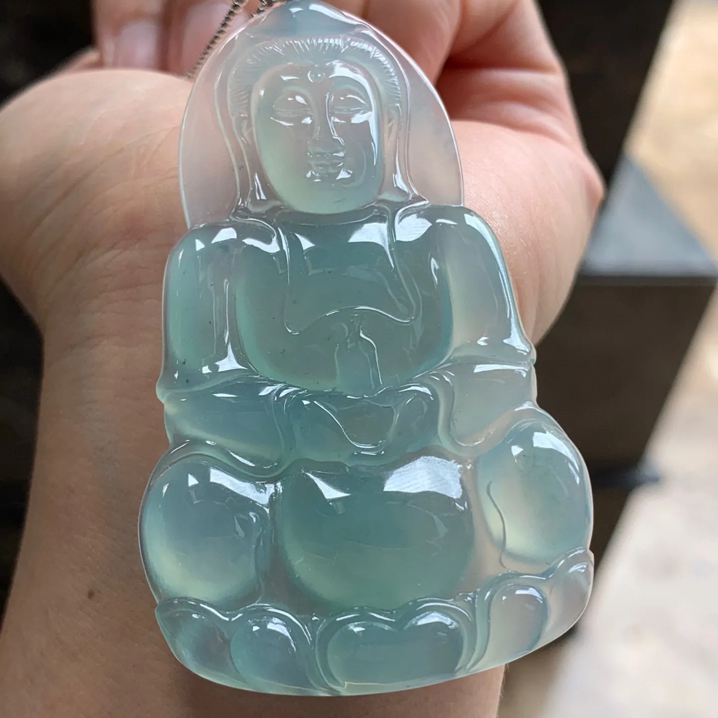 金扣· 冰种蓝水观音

种水足 透亮