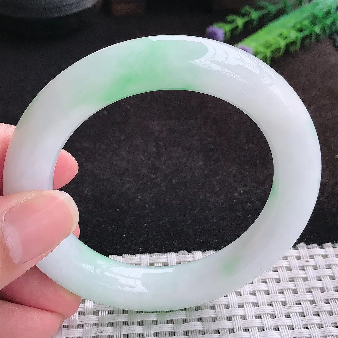 自然光56.5/11.9老坑精美冰润阳春白雪飘阳绿圆条手镯天然翡翠玉镯女款