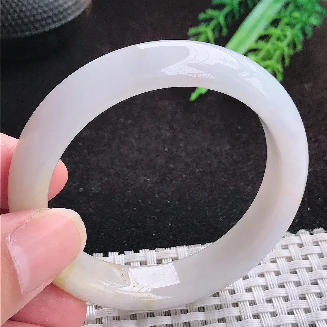 自然光51.5/12.5/8小圈口老坑冰润起胶特色飘黄翡手镯天然翡翠玉镯女款