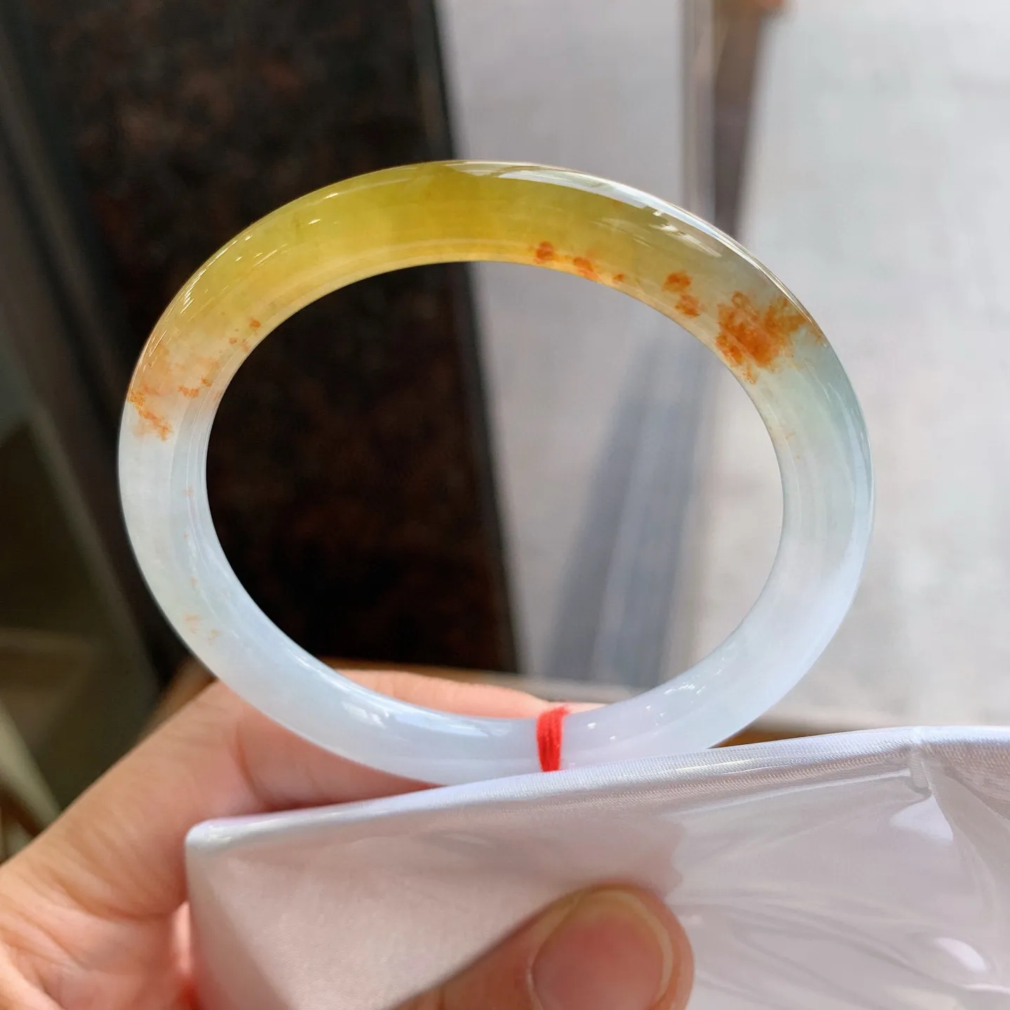 圆扁条冰黄翡  尺寸：52.5/6.6/7.5mm