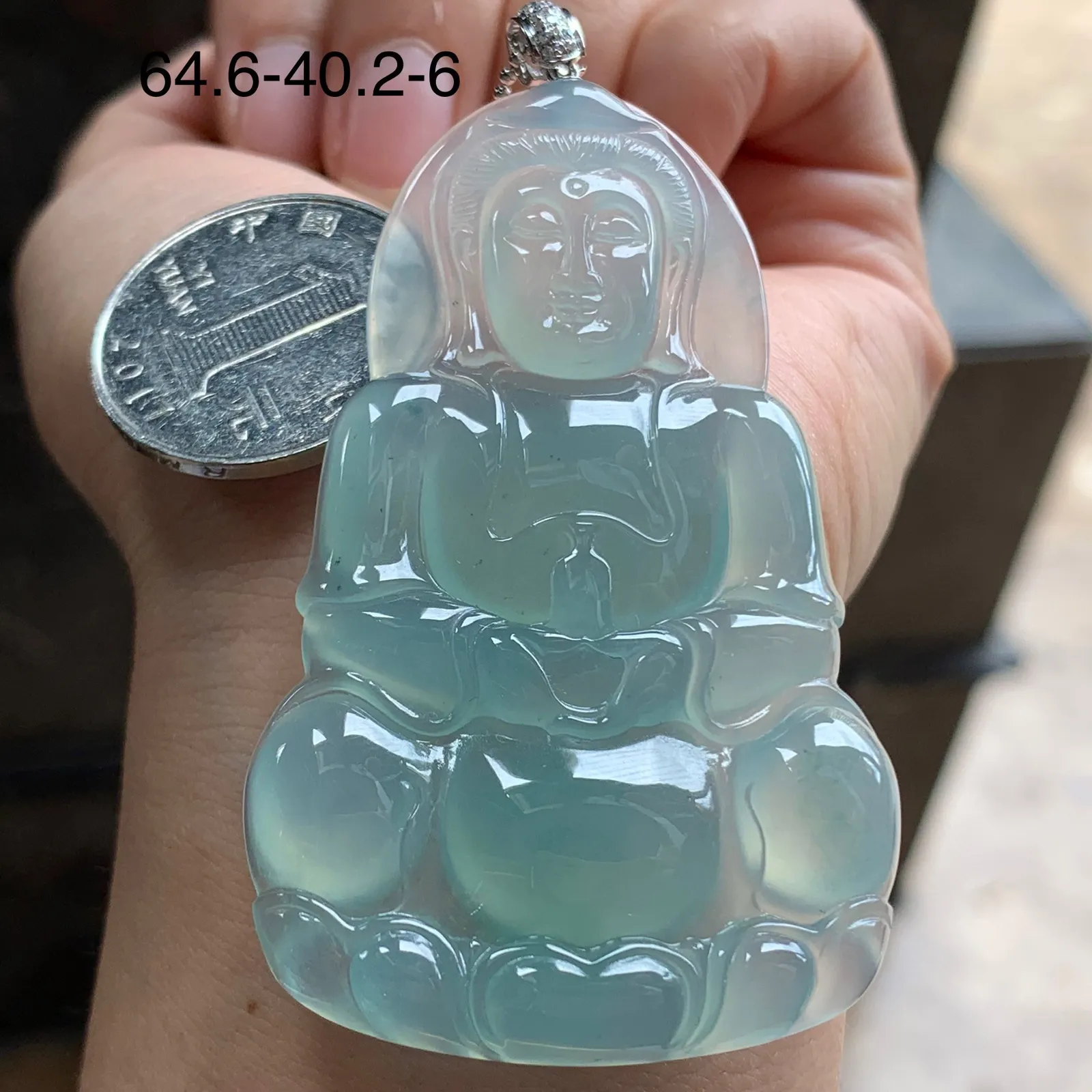 金扣· 冰种蓝水观音

种水足 透亮