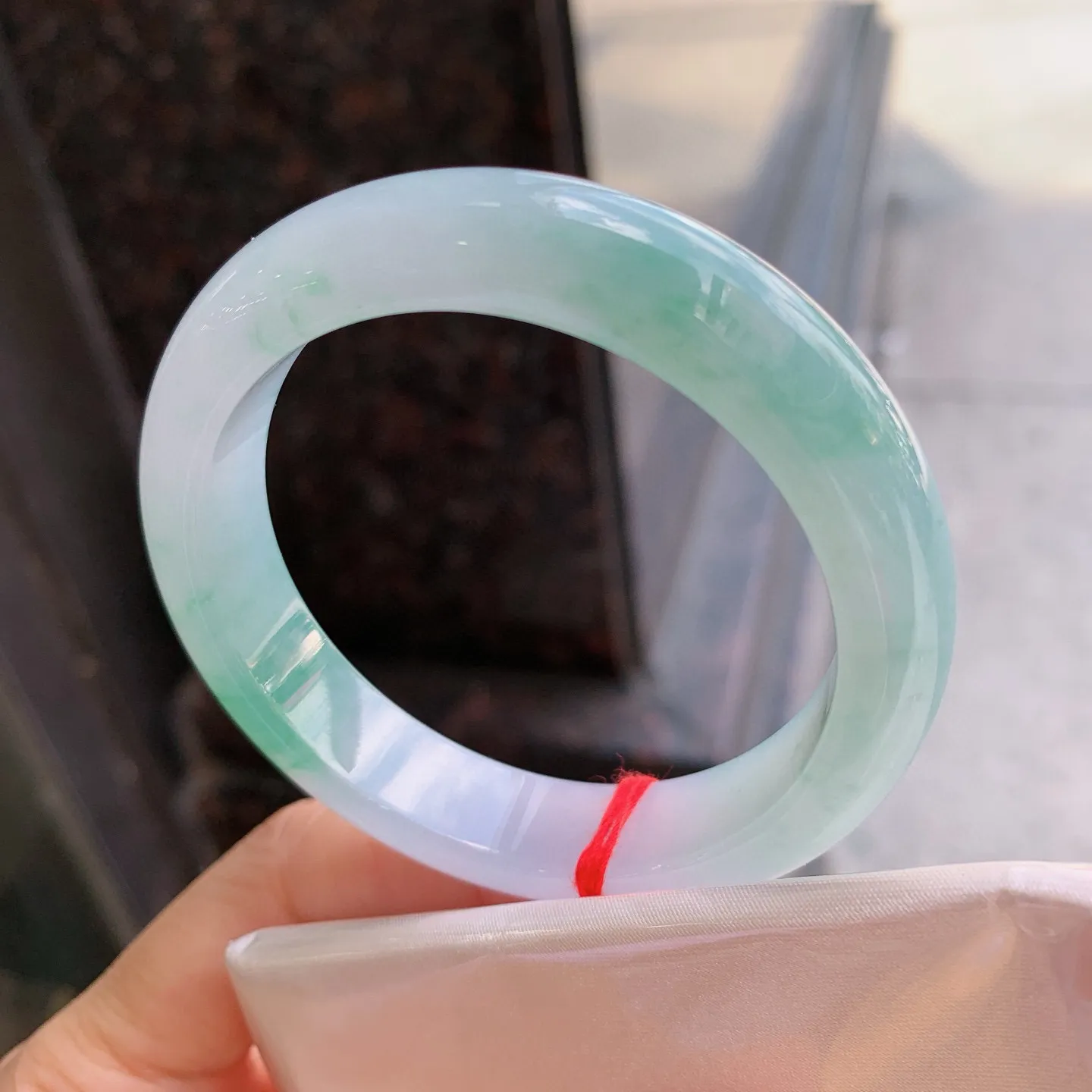 正圈飘绿 尺寸：52.8/12.4/8.5mm
