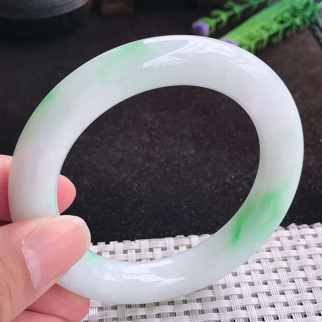自然光56.5/11.9老坑精美冰润阳春白雪飘阳绿圆条手镯天然翡翠玉镯女款