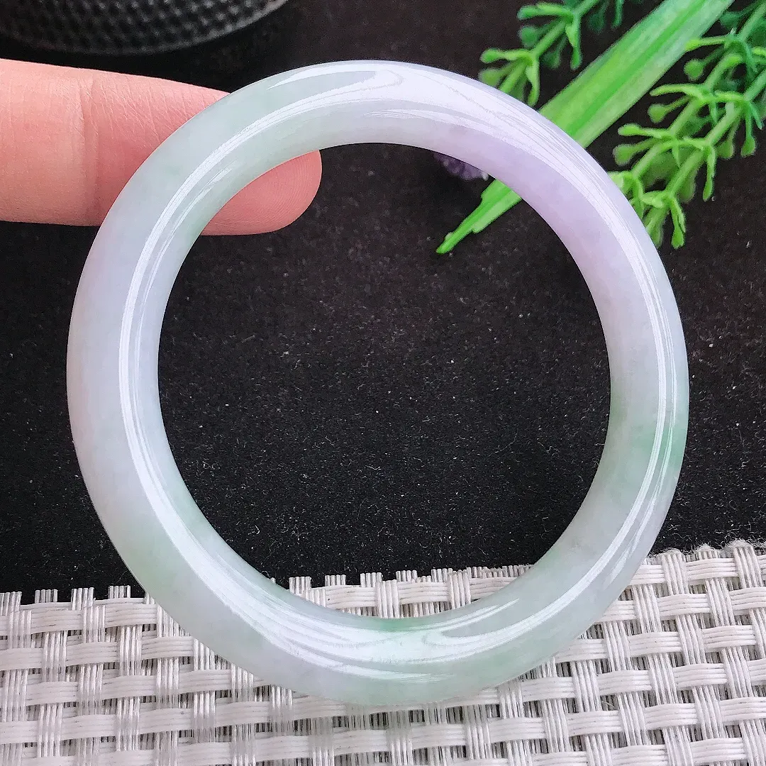 自然光51.5/8.8老坑精美冰润春带彩圆条手镯天然翡翠玉镯女款