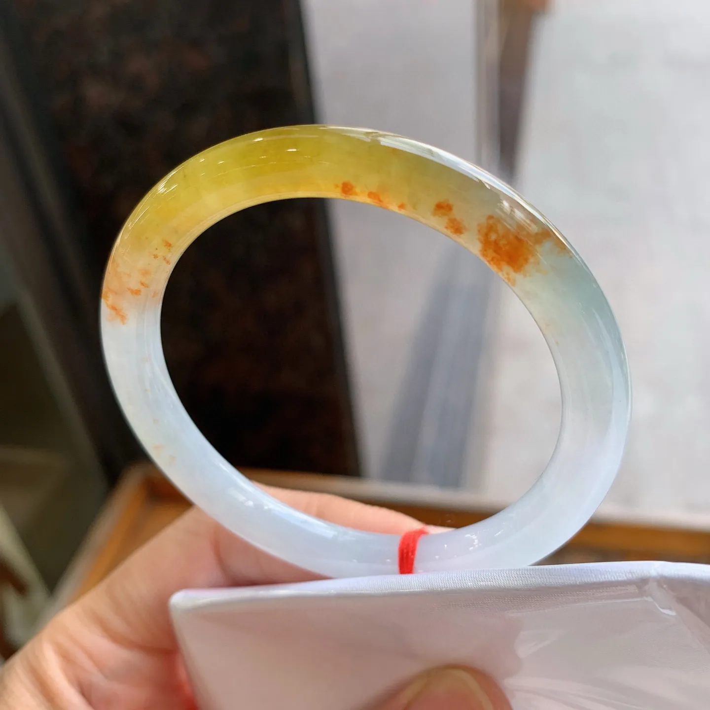 圆扁条冰黄翡  尺寸：52.5/6.6/7.5mm