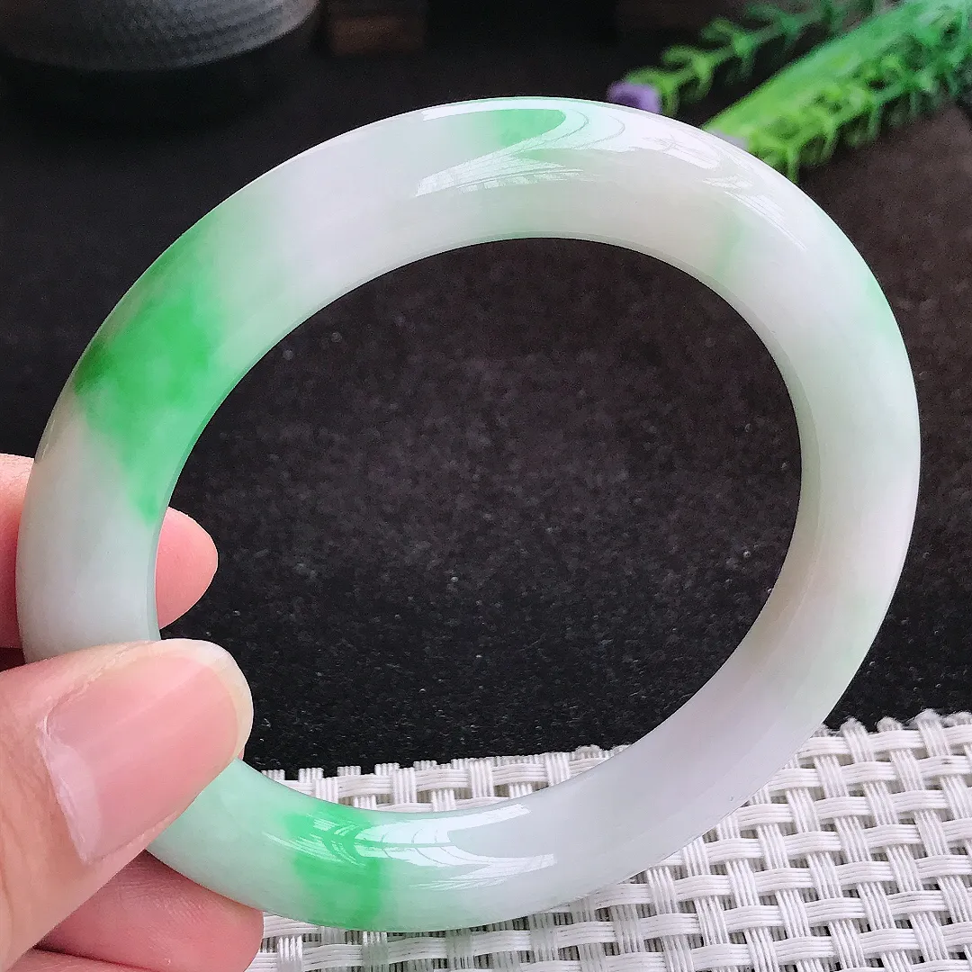 自然光60/10.6/11.2老坑精美飘阳绿大圈口圆条手镯天然翡翠玉镯女款