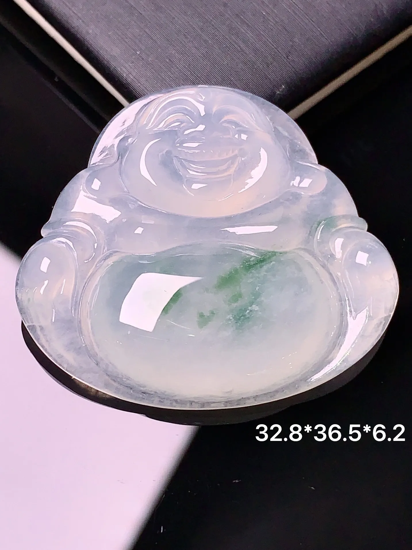 冰种飘绿佛公吊坠 玉质细腻 水润亮眼  整体尺寸32.8*36.5*6.2