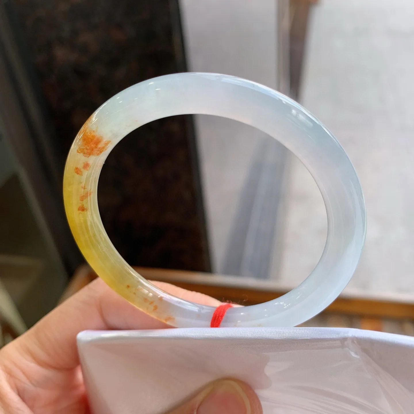 圆扁条冰黄翡  尺寸：52.5/6.6/7.5mm
