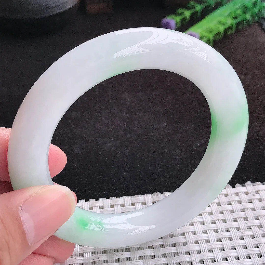 自然光56.5/11.9老坑精美冰润阳春白雪飘阳绿圆条手镯天然翡翠玉镯女款