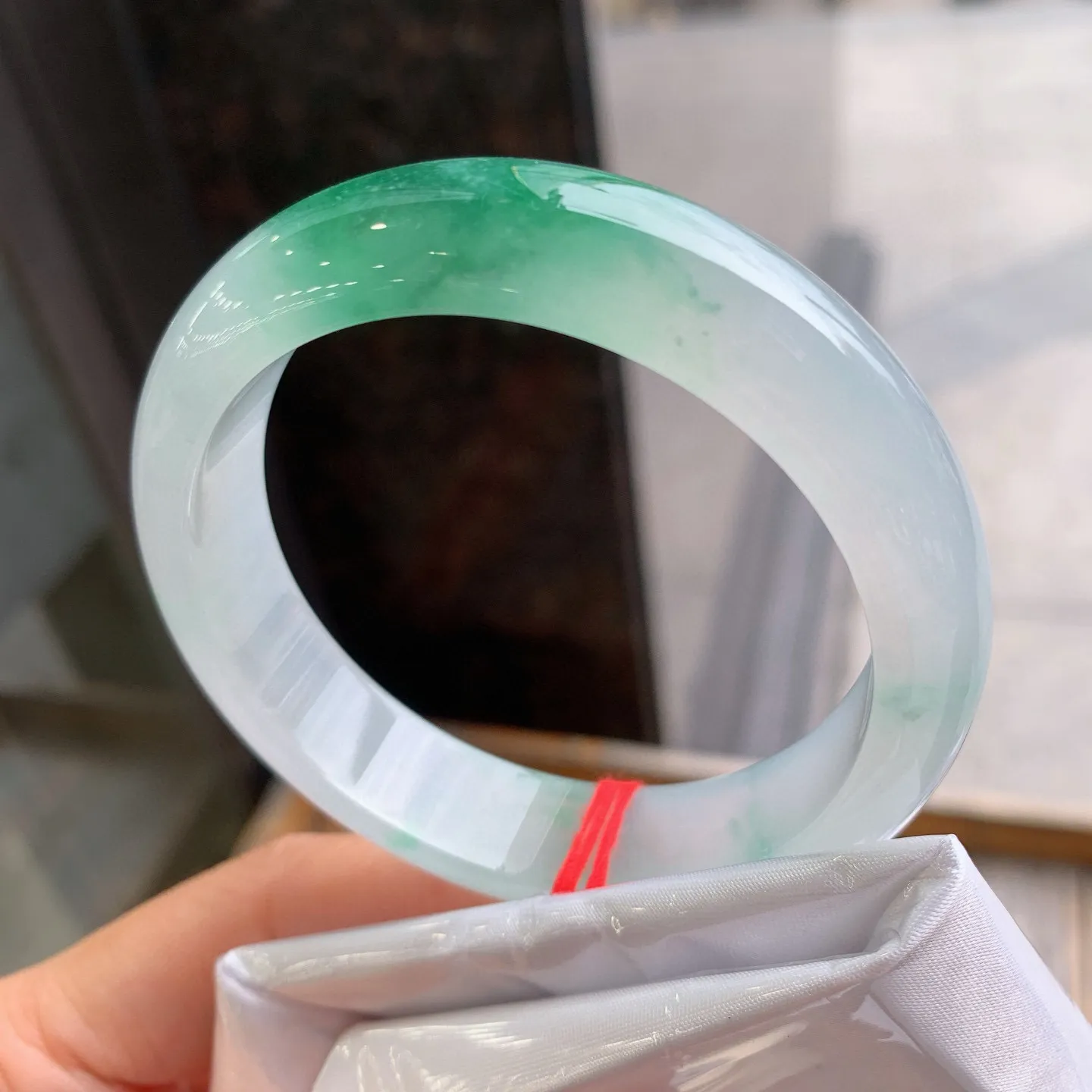 正圈冰飘绿 尺寸：55.7/13.7/8.3mm
