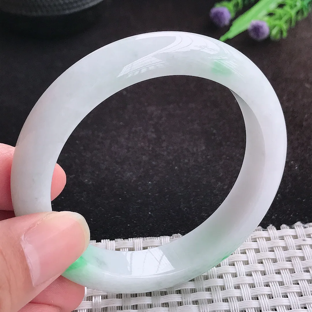 自然光56.5/12.7/8.6老坑精美问润白底青正阳绿手镯天然翡翠玉镯女款