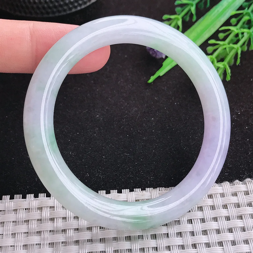 自然光51.5/8.8老坑精美冰润春带彩圆条手镯天然翡翠玉镯女款