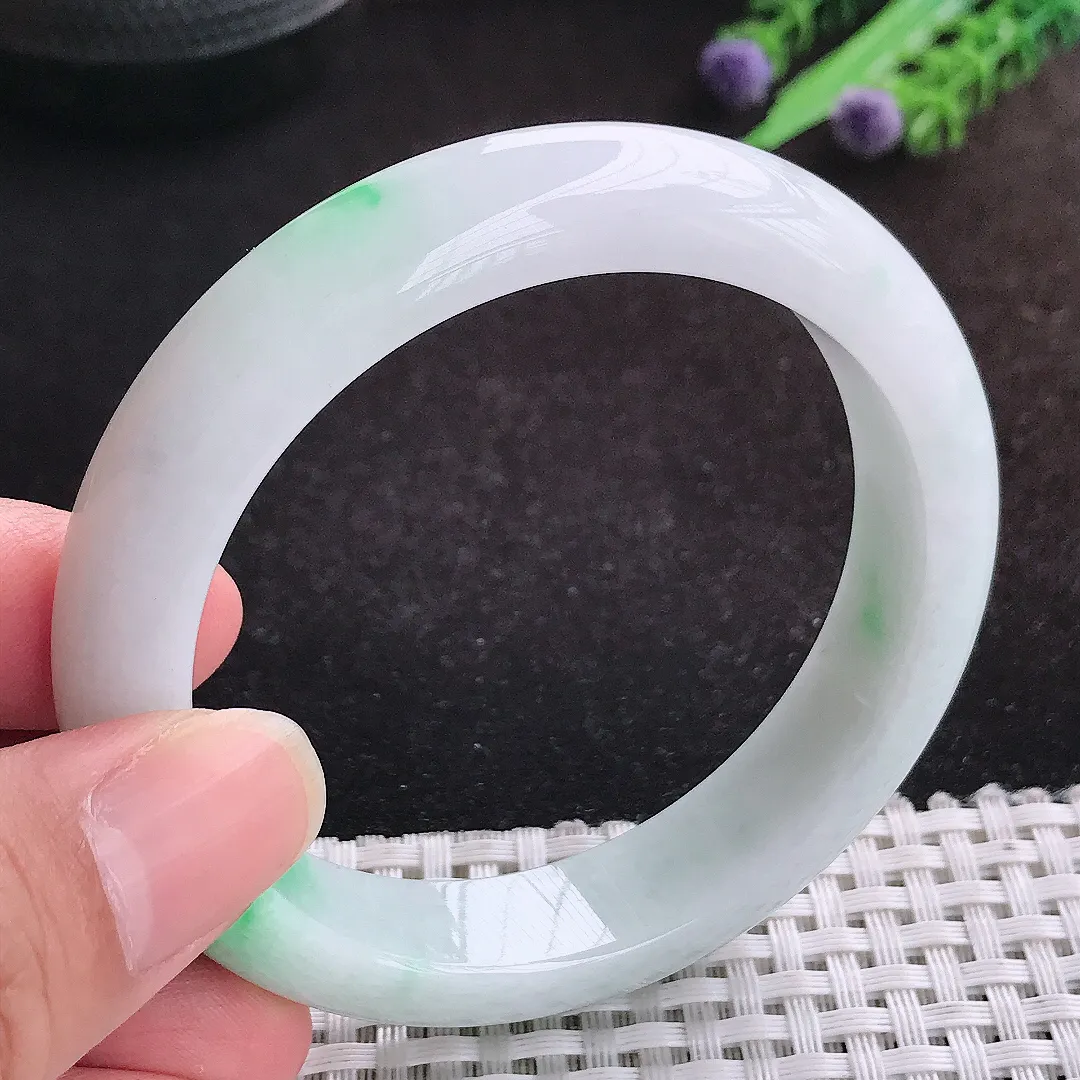 自然光56.5/12.7/8.6老坑精美问润白底青正阳绿手镯天然翡翠玉镯女款