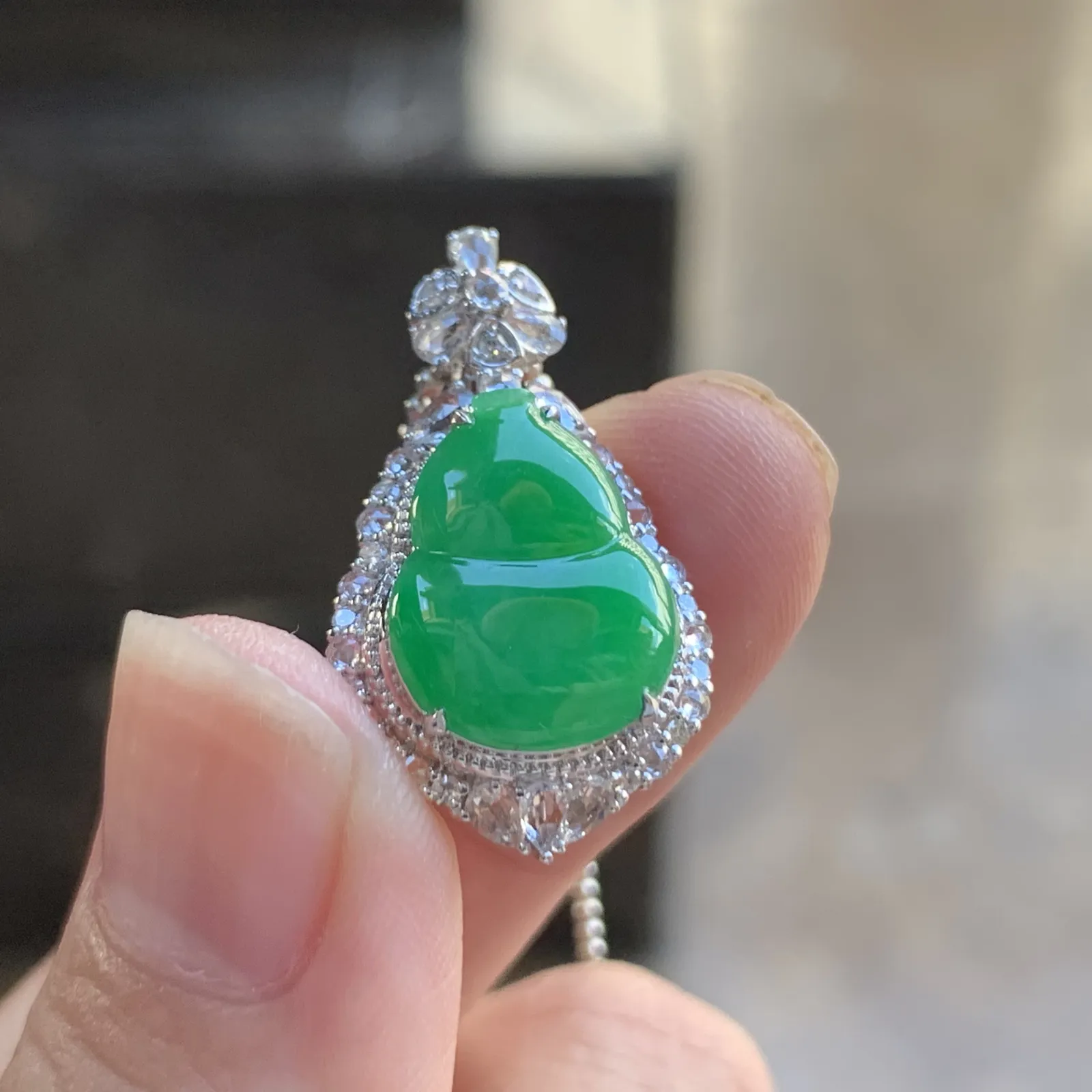 18k金镶钻·满绿葫芦吊坠