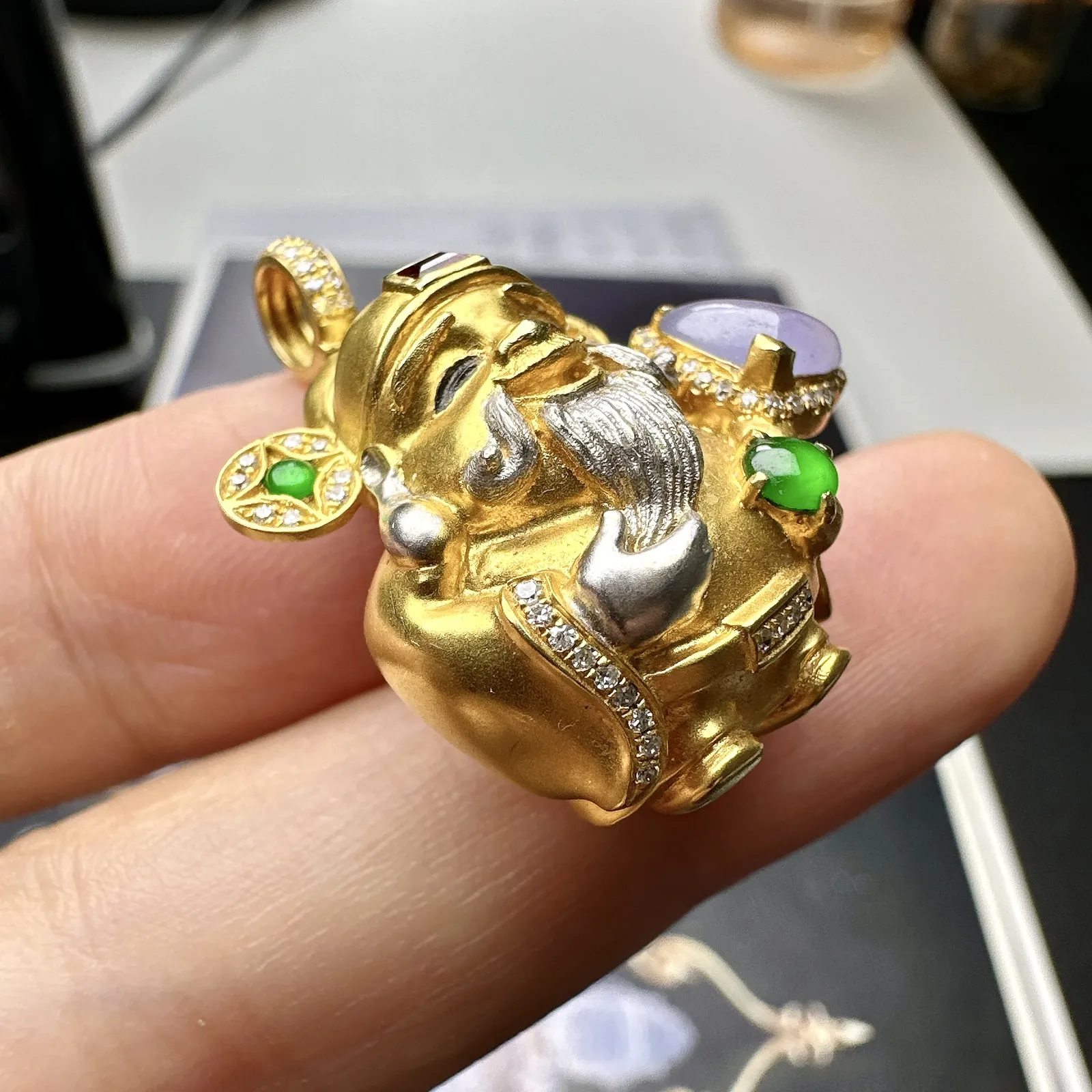 【冰种紫心形财神】镶嵌款吊坠，质地细腻，饱满圆润，笑口常开，18k金钻镶嵌，裸石尺寸5.9*7.1*2.5毫米