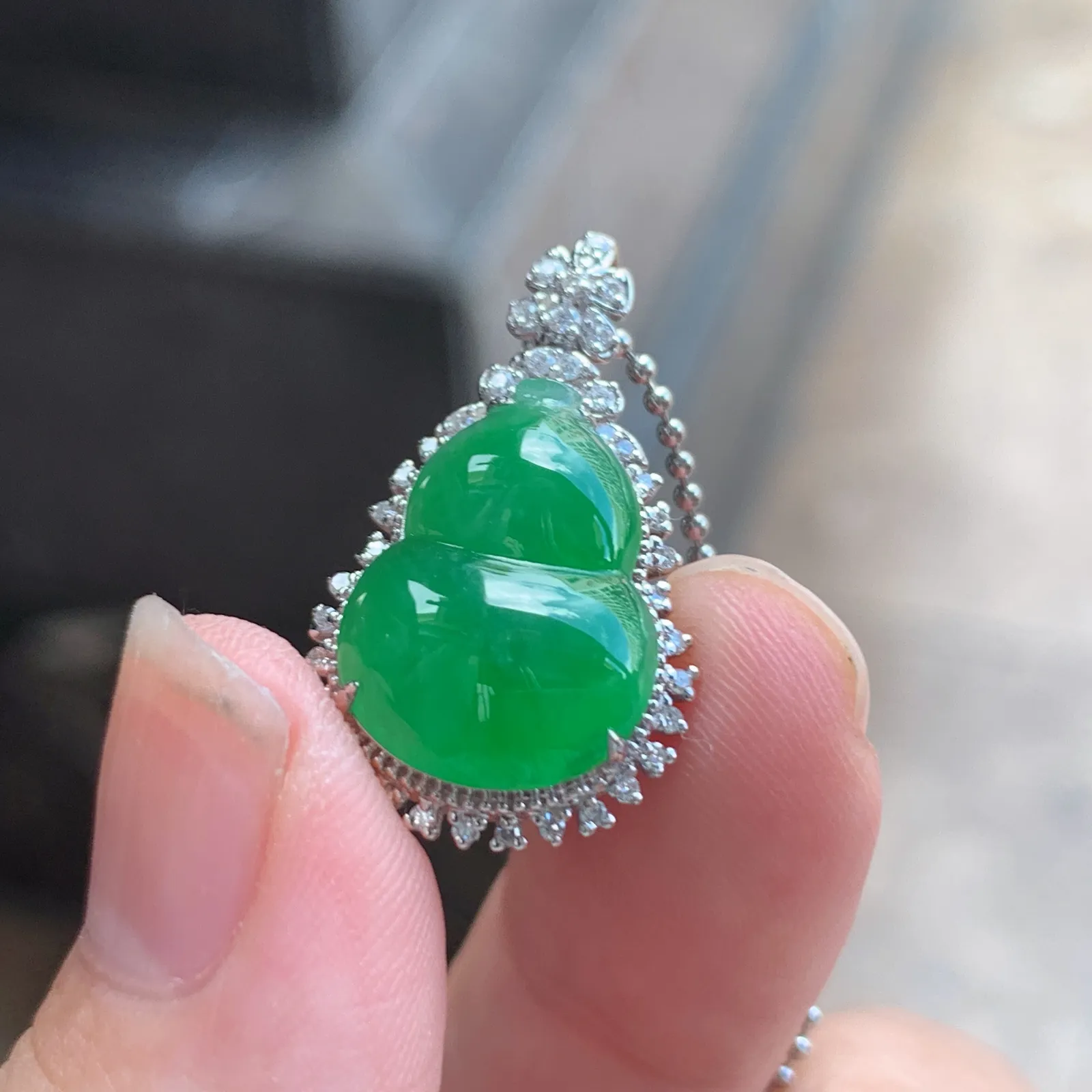 18k金镶钻·冰种满绿葫芦吊坠