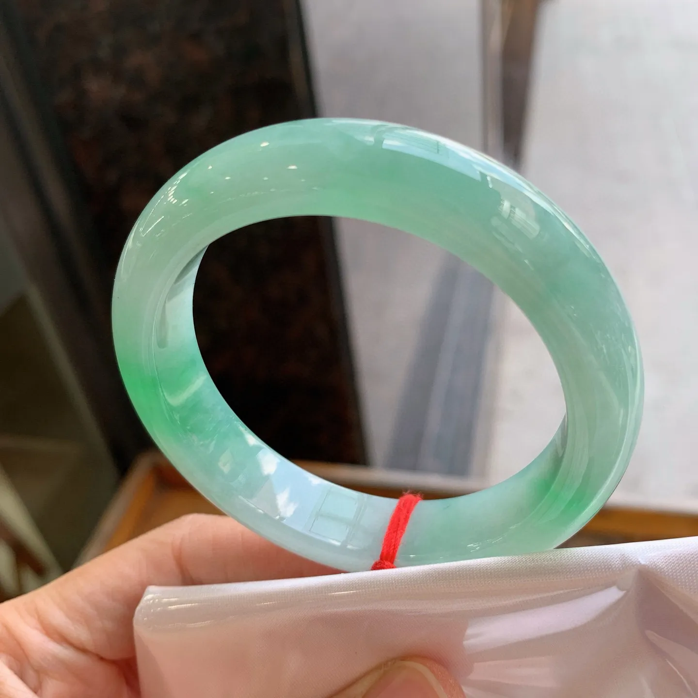 正圈飘绿  尺寸：55.6/13.5/8.8mm